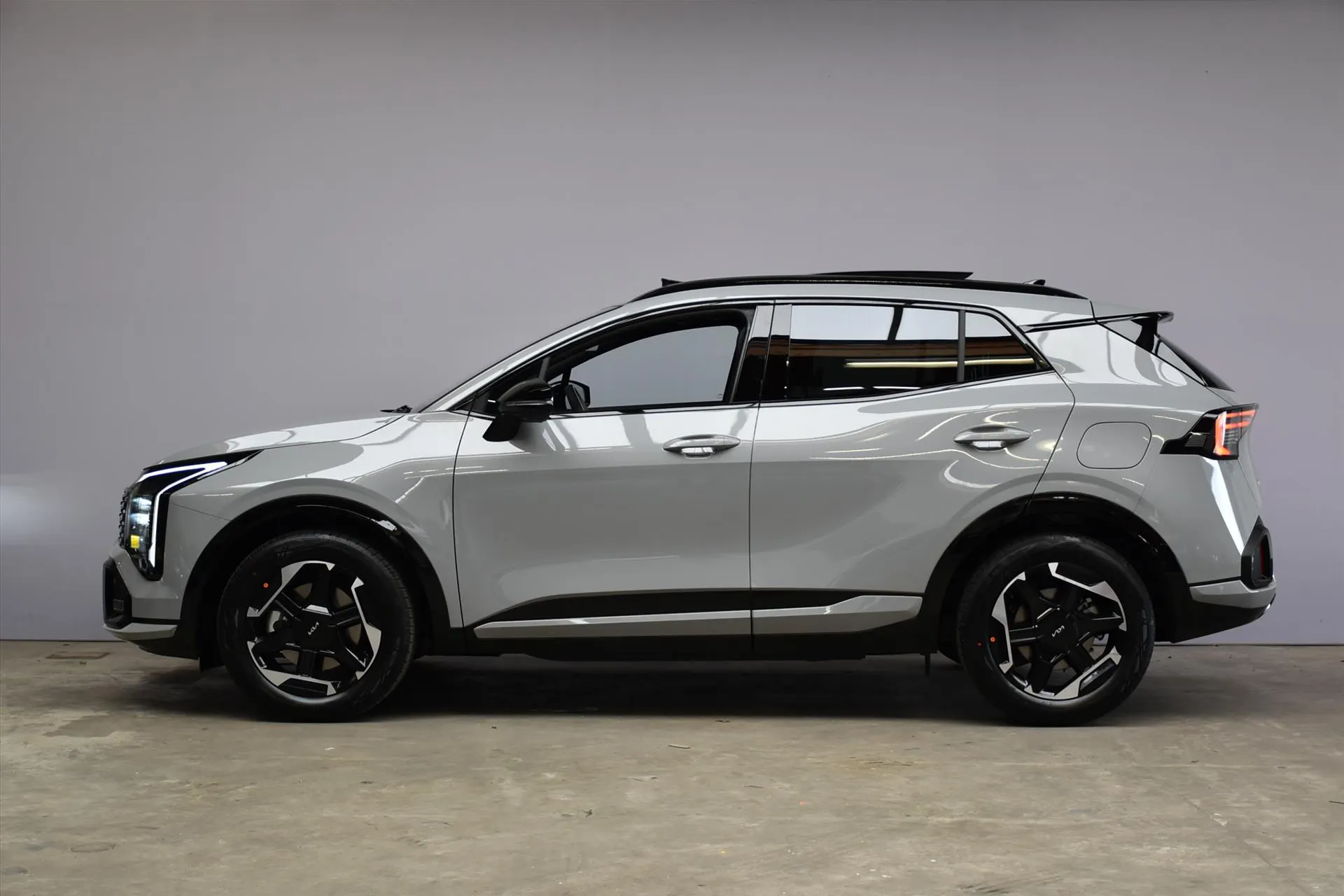 Kia Sportage met kenteken 74384 – achteraanzicht