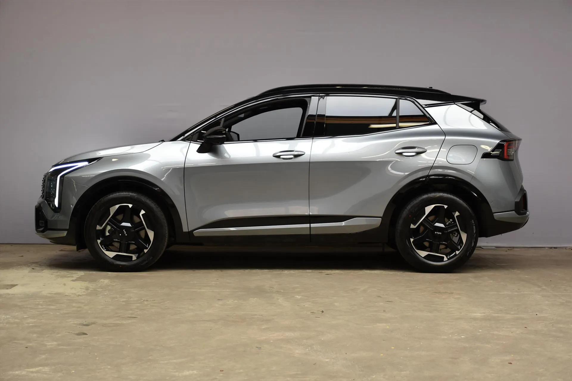 Kia Sportage met kenteken 75758 – achteraanzicht