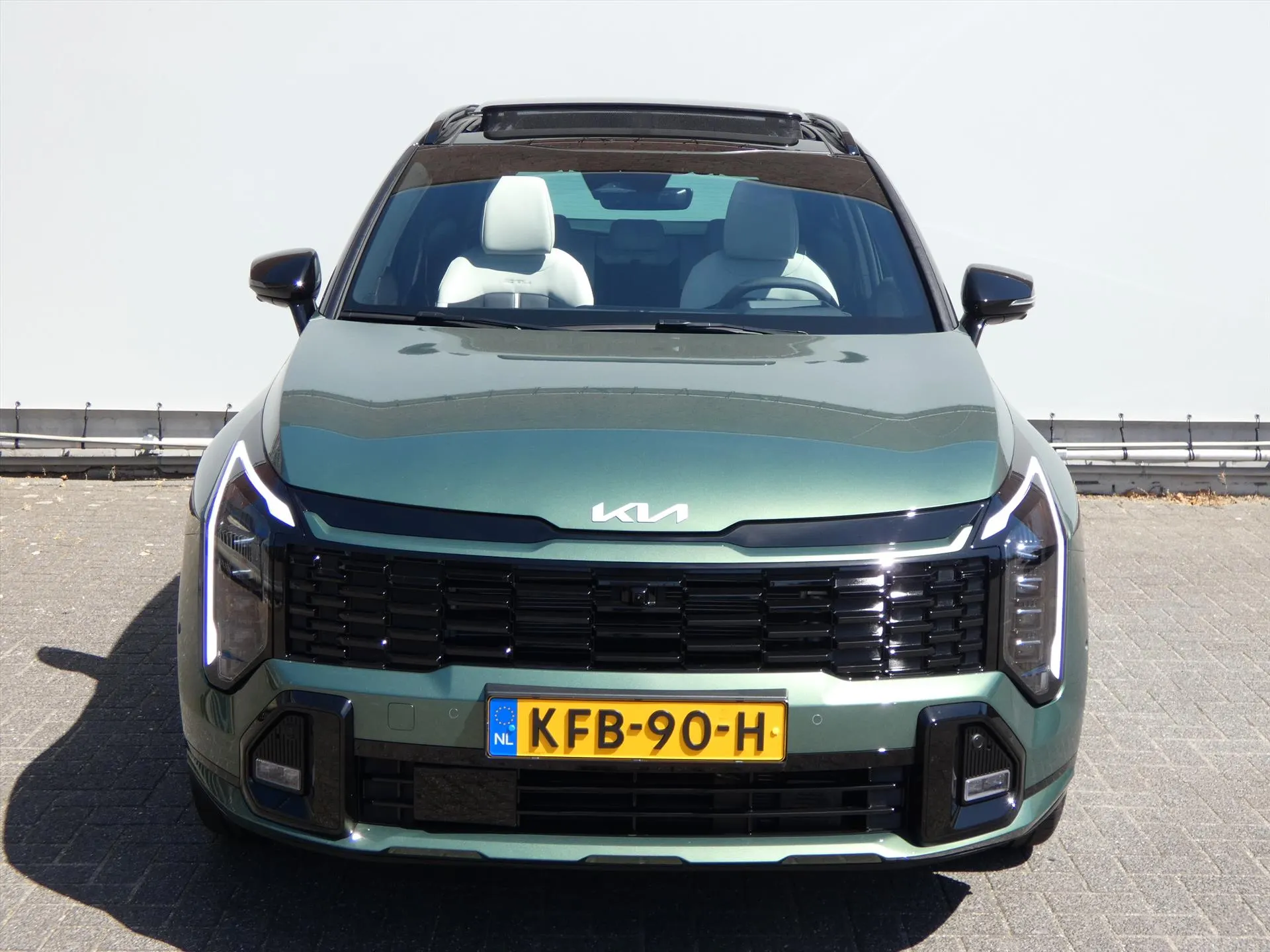 Kia Sportage met kenteken KFB-90-H – achteraanzicht