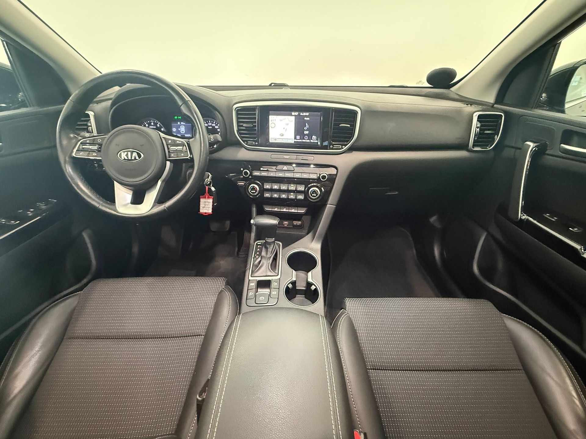 Kia Sportage met kenteken KPD-45-L – interieur