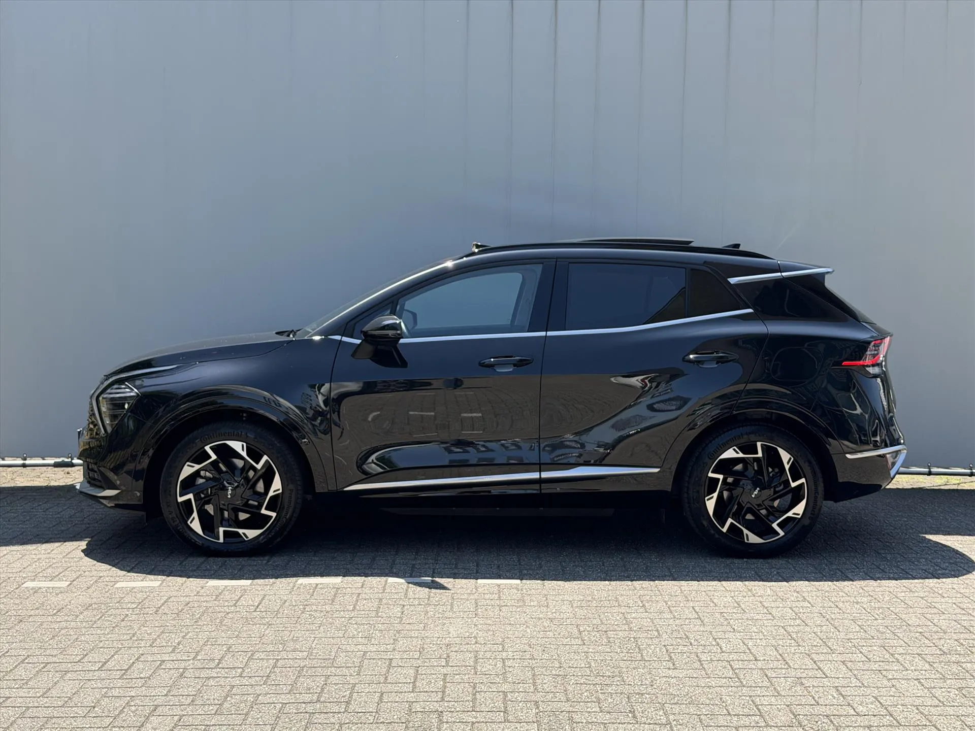 Kia Sportage met kenteken T-157-VP – achteraanzicht