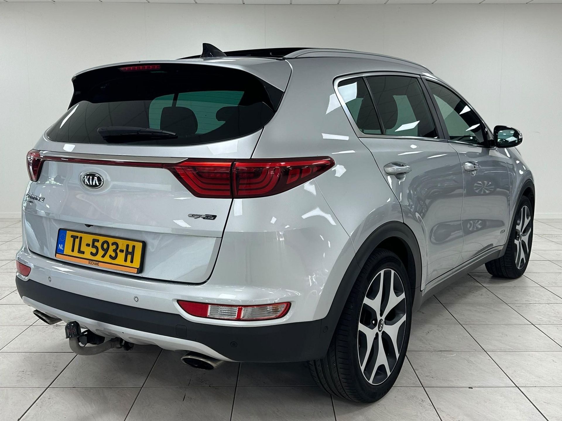 Kia Sportage met kenteken TL-593-H – achteraanzicht