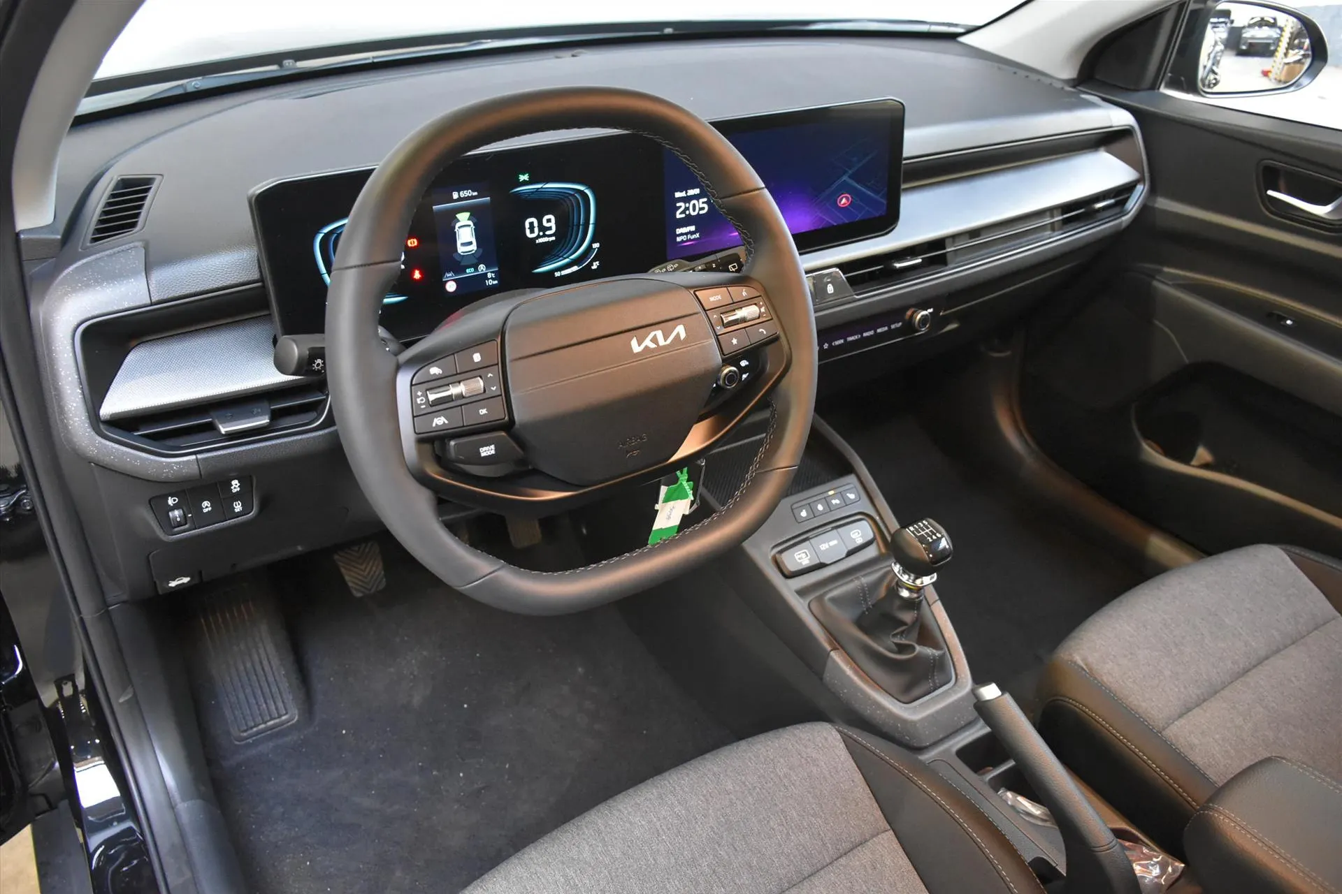 Kia Stonic met kenteken 75564 – dashboard