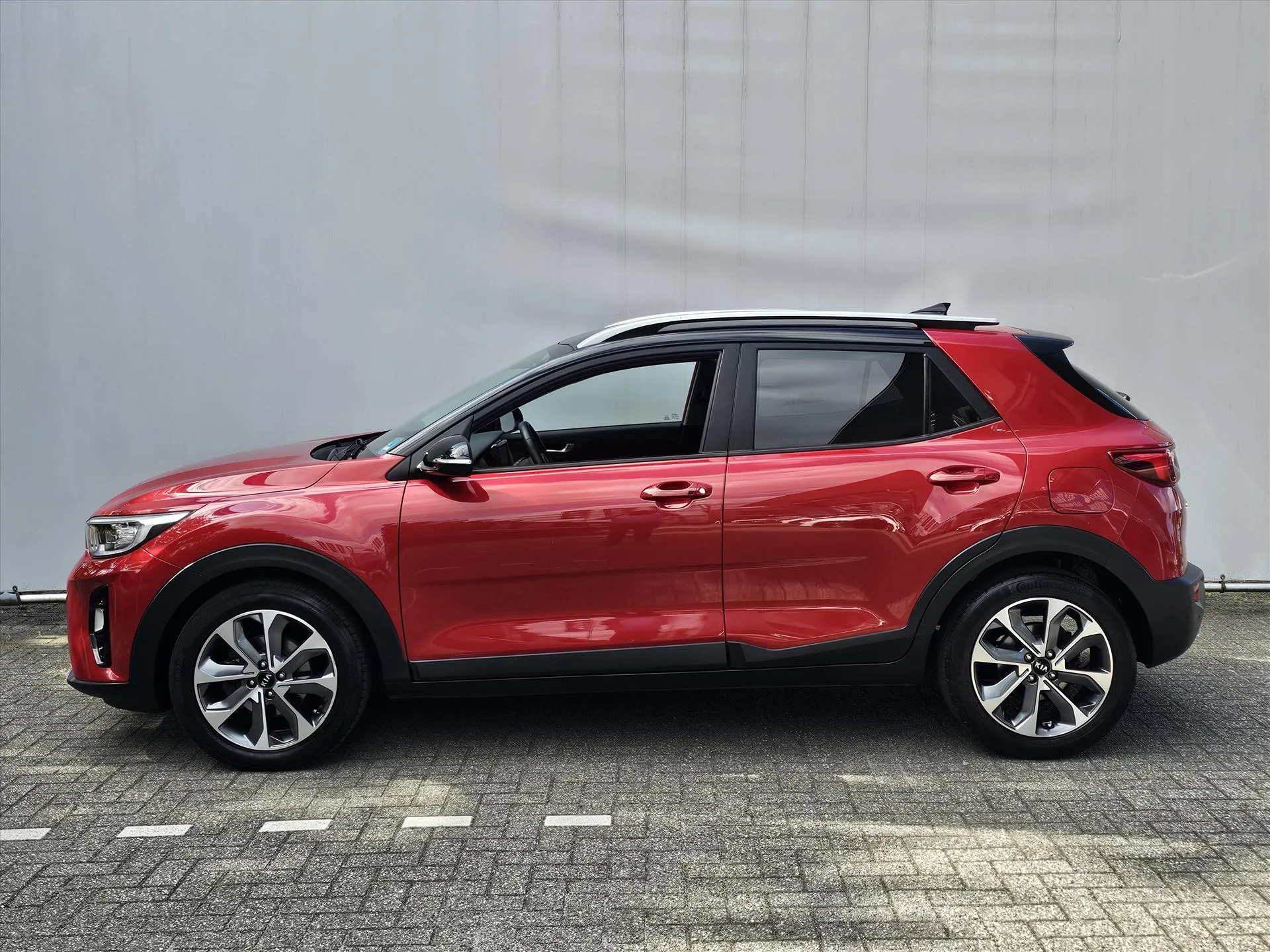 Kia Stonic met kenteken H-677-TX – achteraanzicht