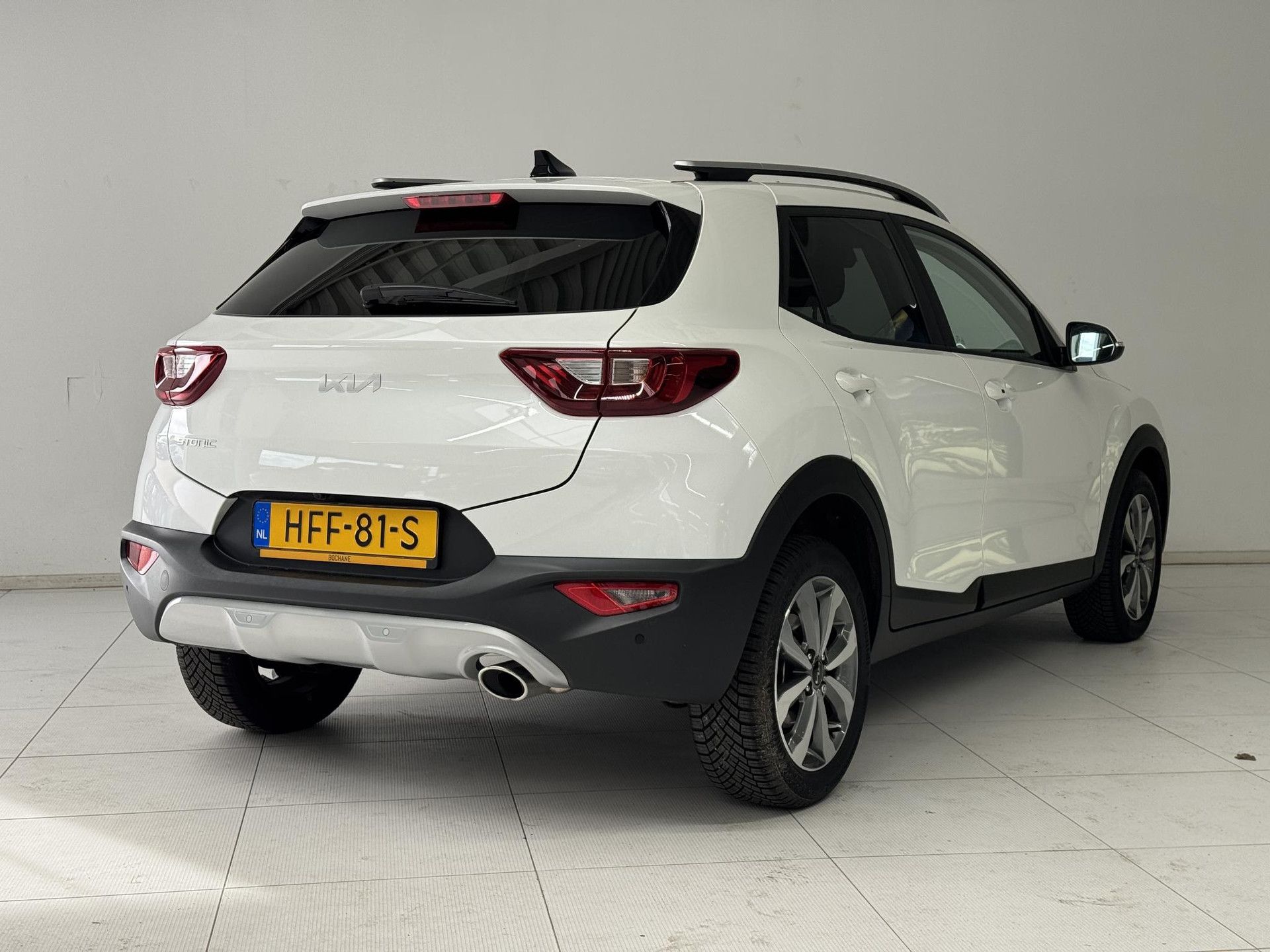 Kia Stonic met kenteken HFF-81-S – achteraanzicht