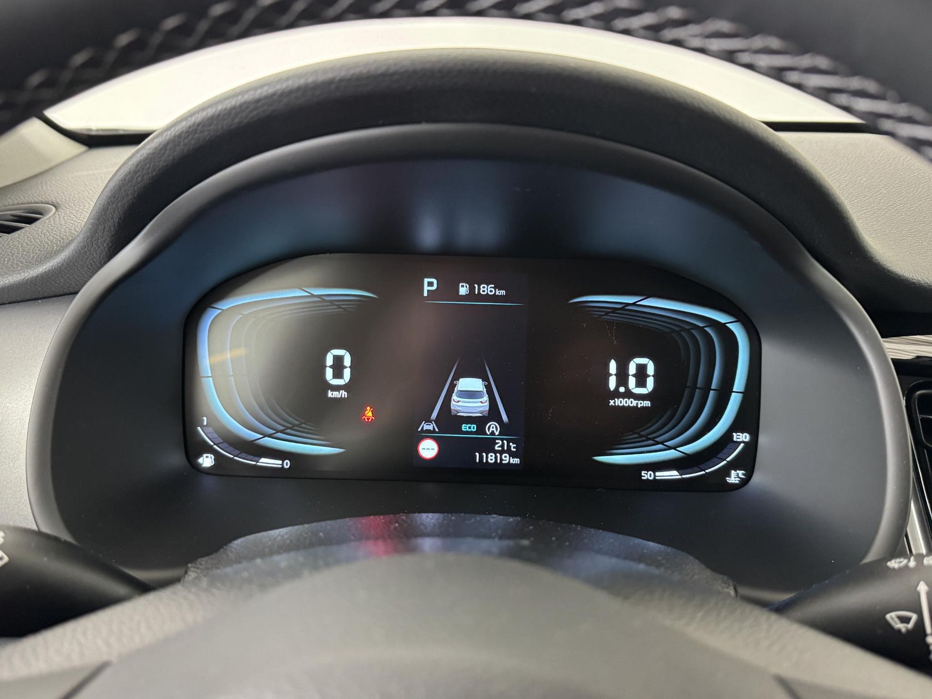 Kia Stonic met kenteken HFF-81-S – dashboard