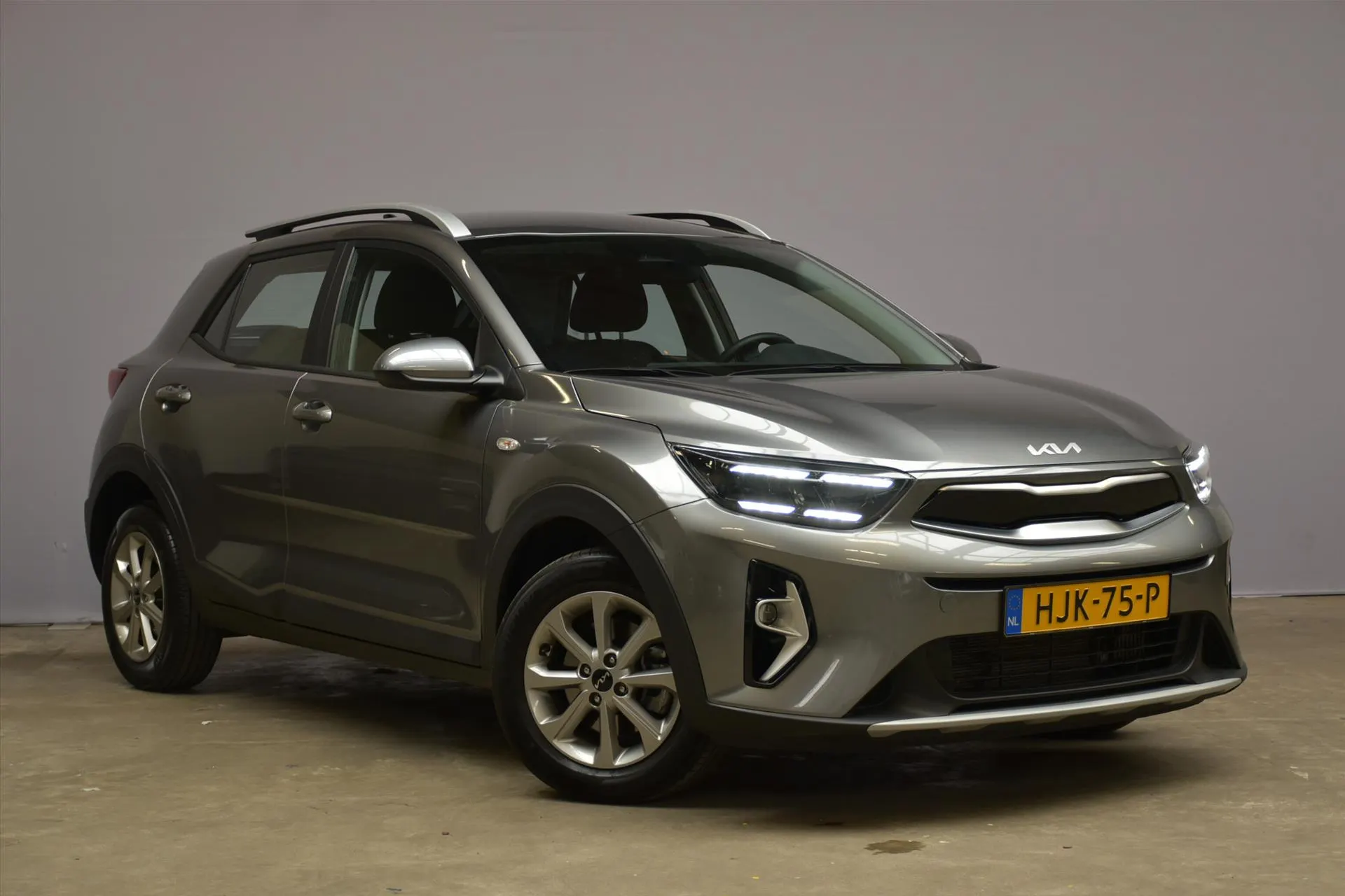 Kia Stonic met kenteken HJK-75-P – interieur