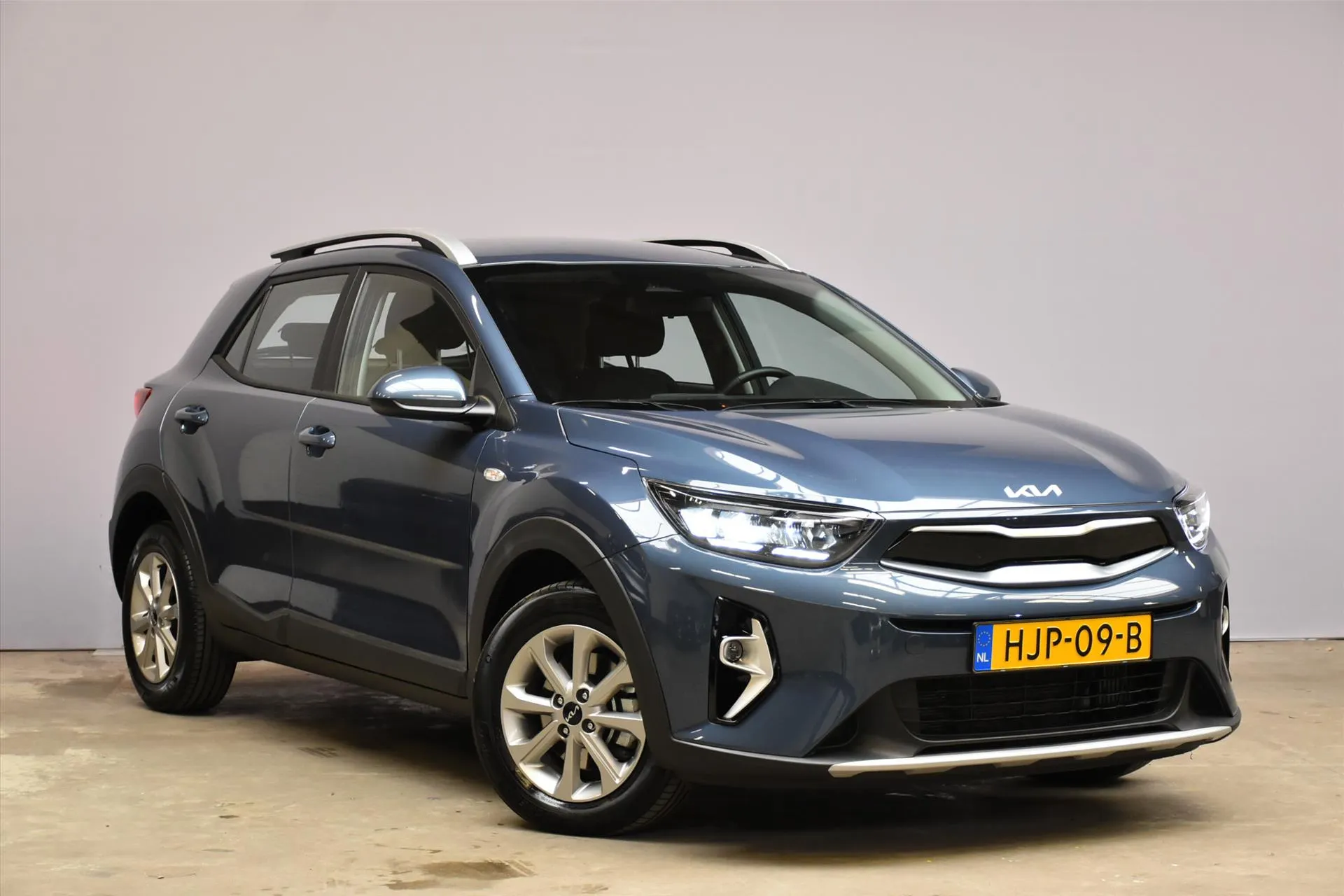 Kia Stonic met kenteken HJP-09-B – interieur