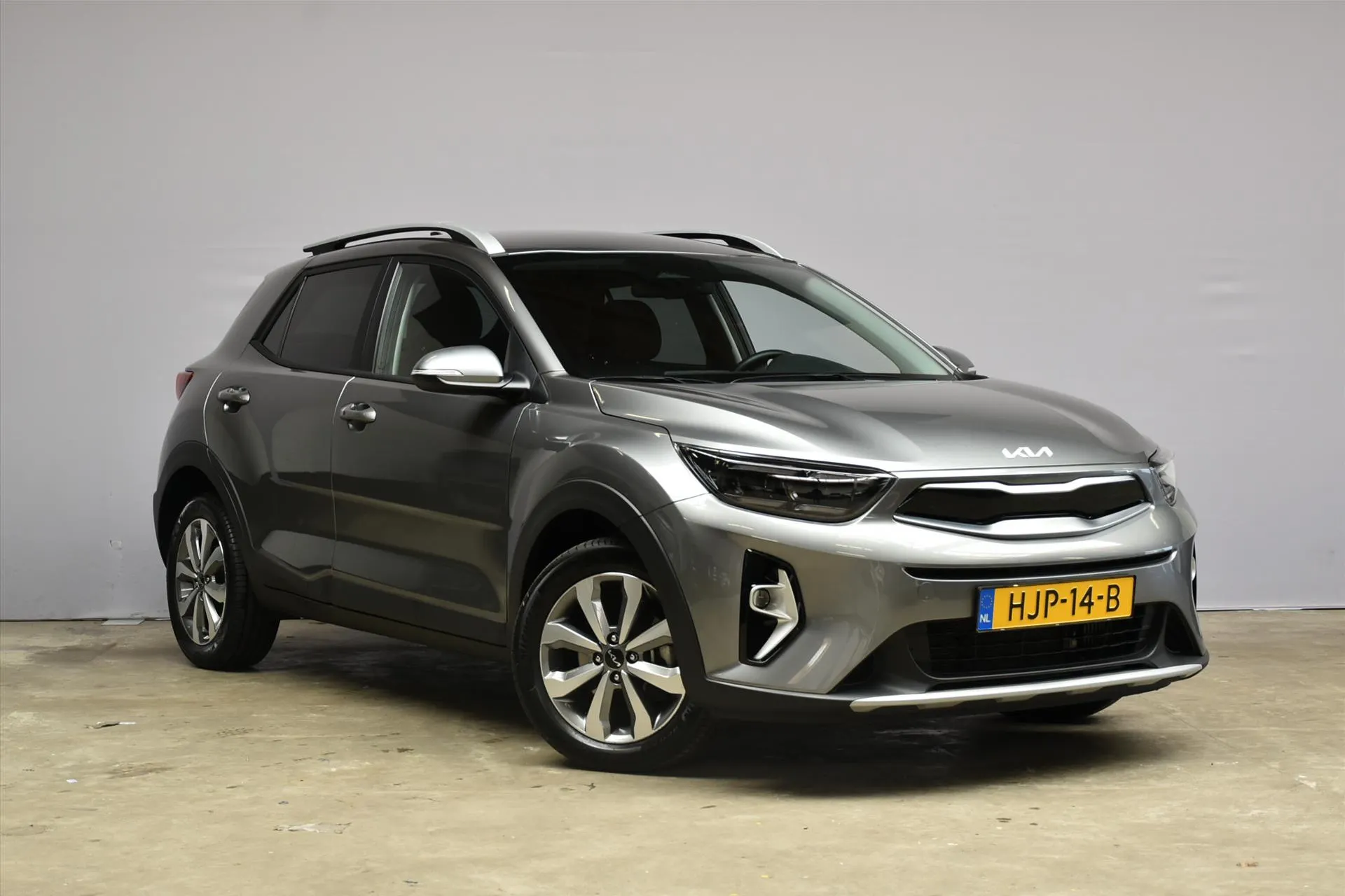 Kia Stonic met kenteken HJP-14-B – interieur