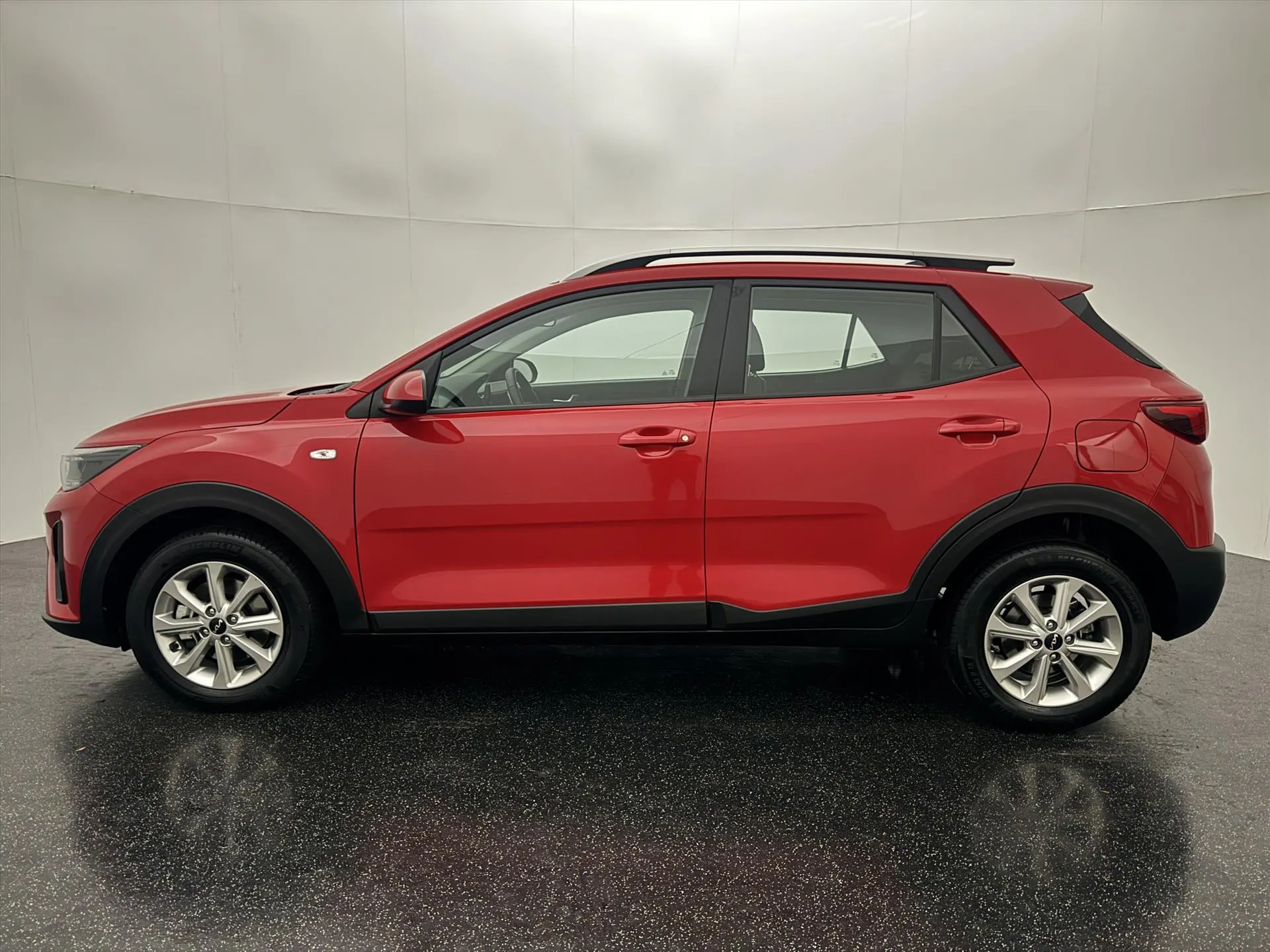 Kia Stonic met kenteken HZP-24-V – achteraanzicht