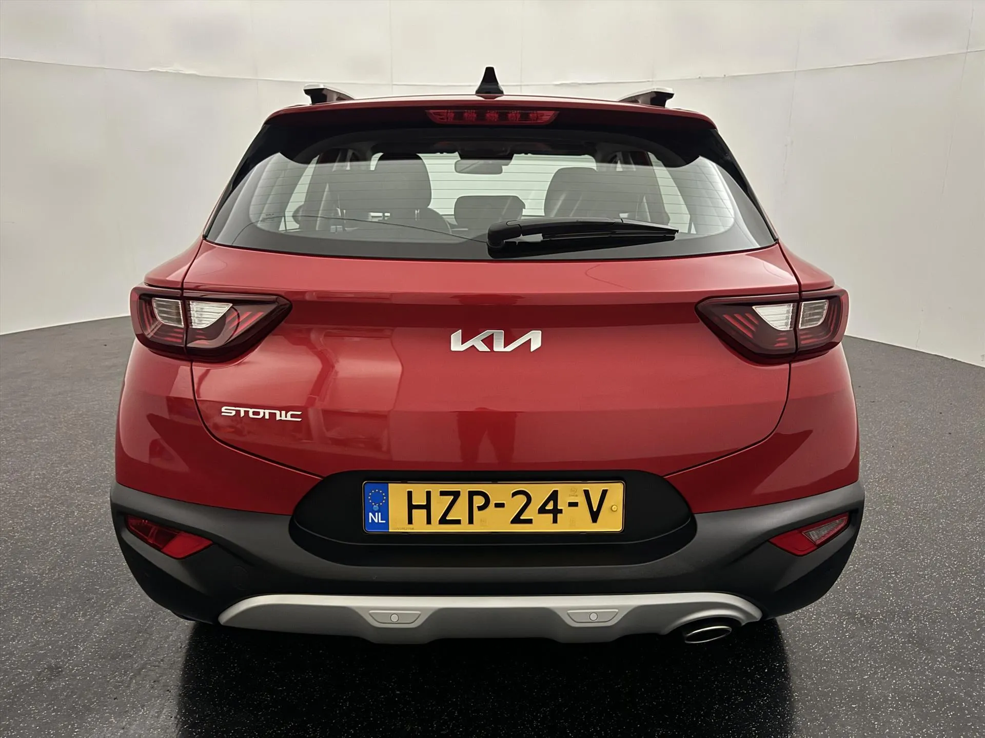 Kia Stonic met kenteken HZP-24-V – dashboard