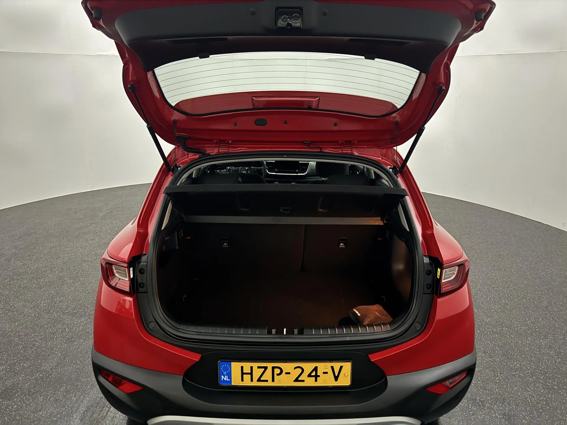 Kia Stonic met kenteken HZP-24-V – detailfoto