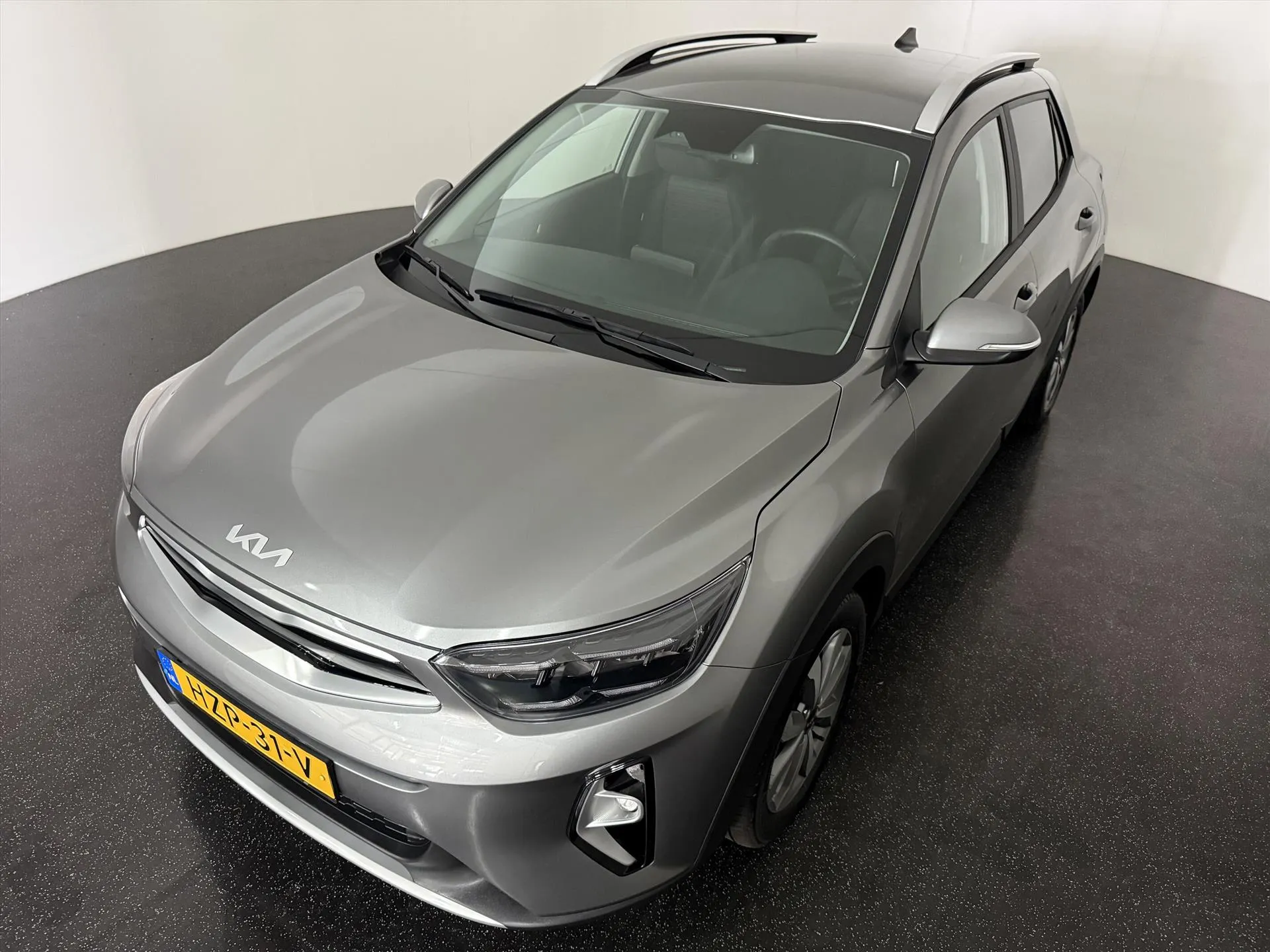 Kia Stonic met kenteken HZP-31-V – achteraanzicht