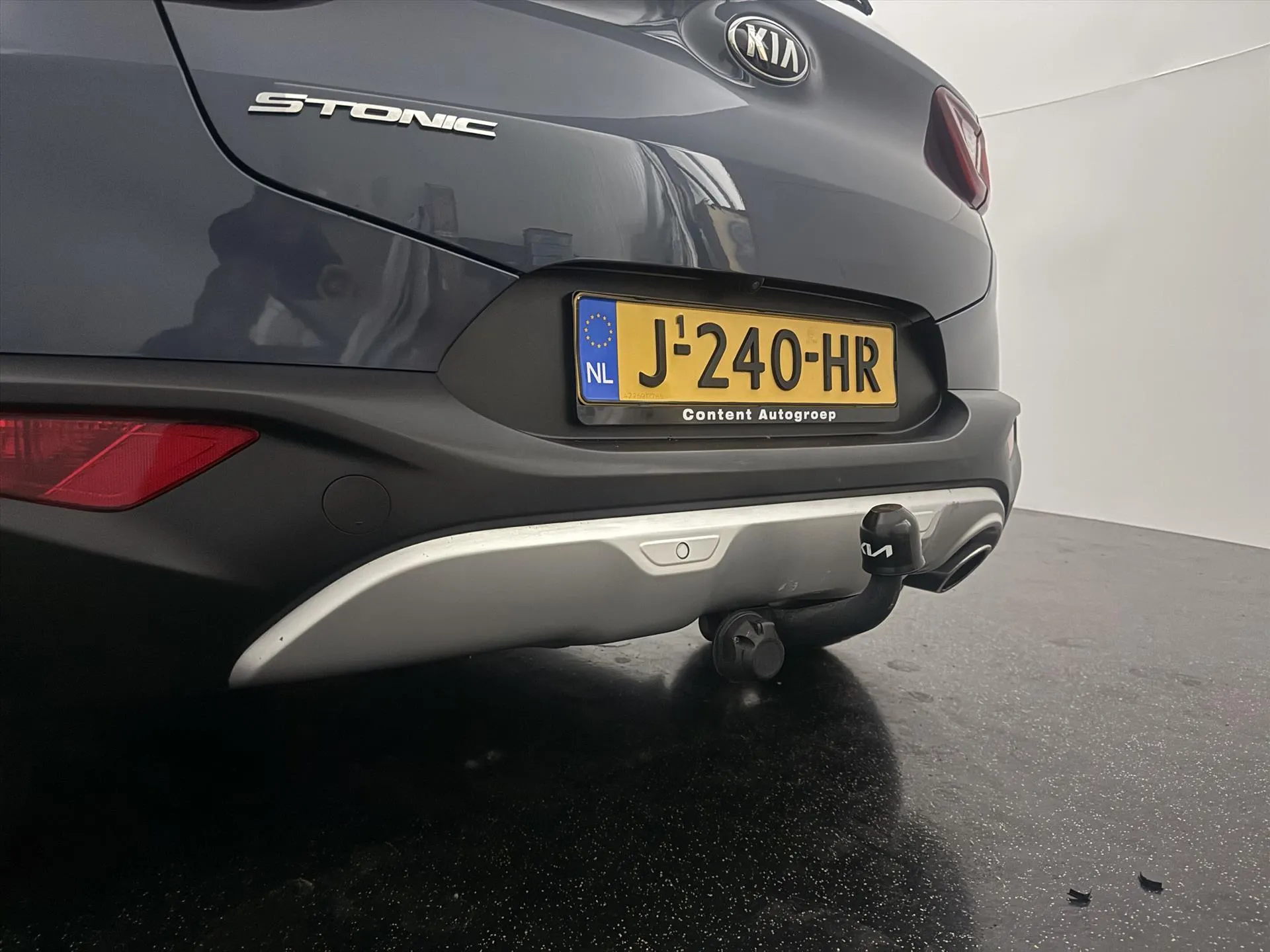 Kia Stonic met kenteken J-240-HR – dashboard
