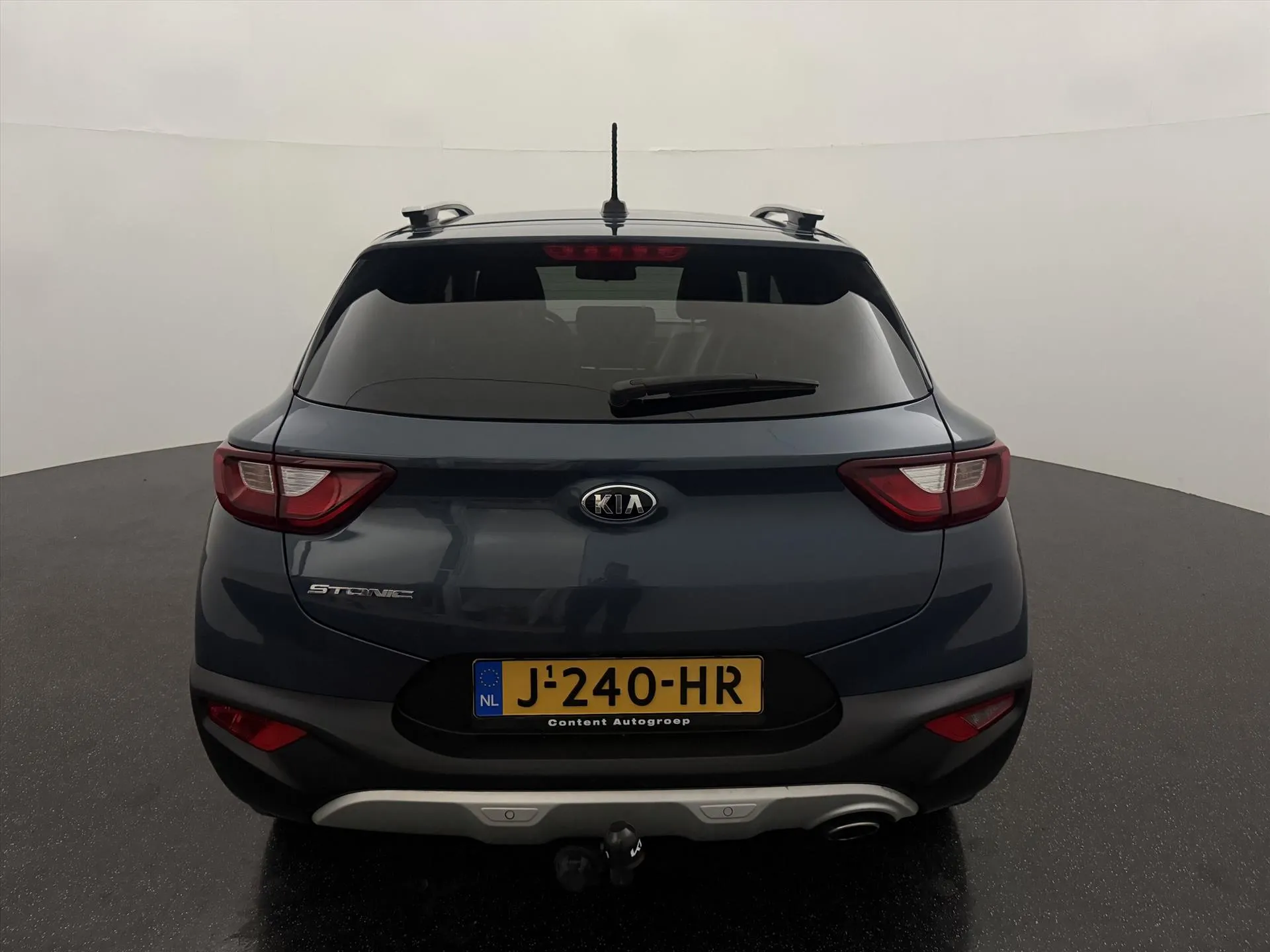 Kia Stonic met kenteken J-240-HR – detailfoto