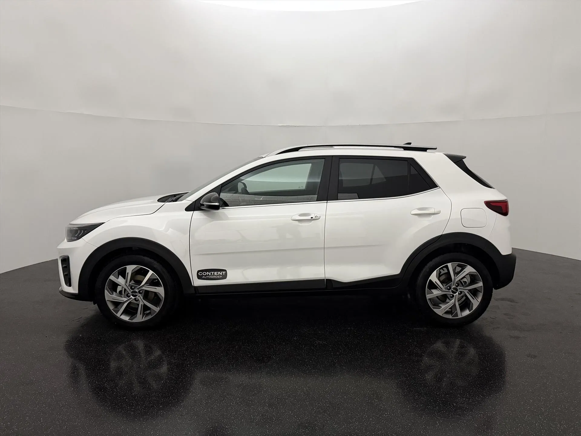 Kia Stonic met kenteken JHH-52-T – achteraanzicht