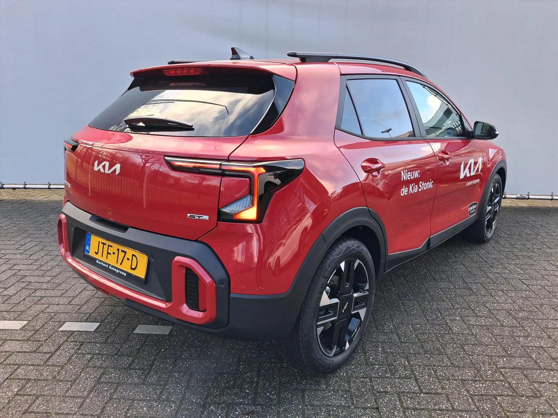 Kia Stonic met kenteken JTF-17-D – dashboard