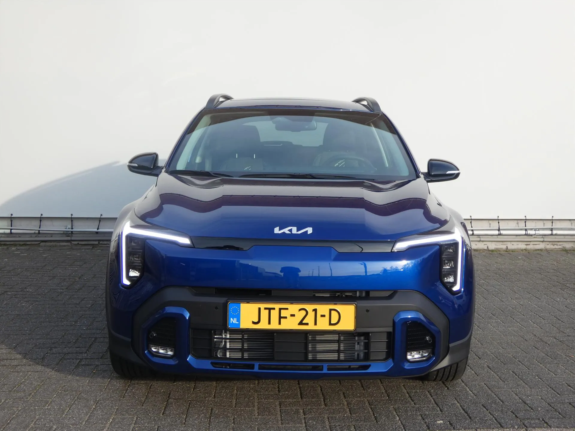 Kia Stonic met kenteken JTF-21-D – achteraanzicht