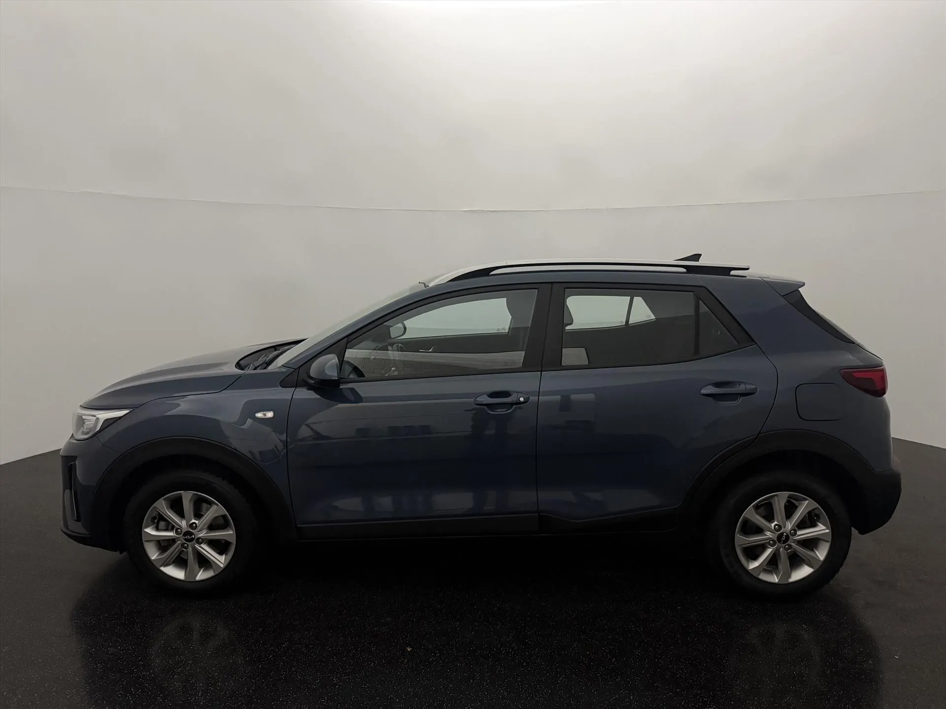 Kia Stonic met kenteken P-074-LD – achteraanzicht