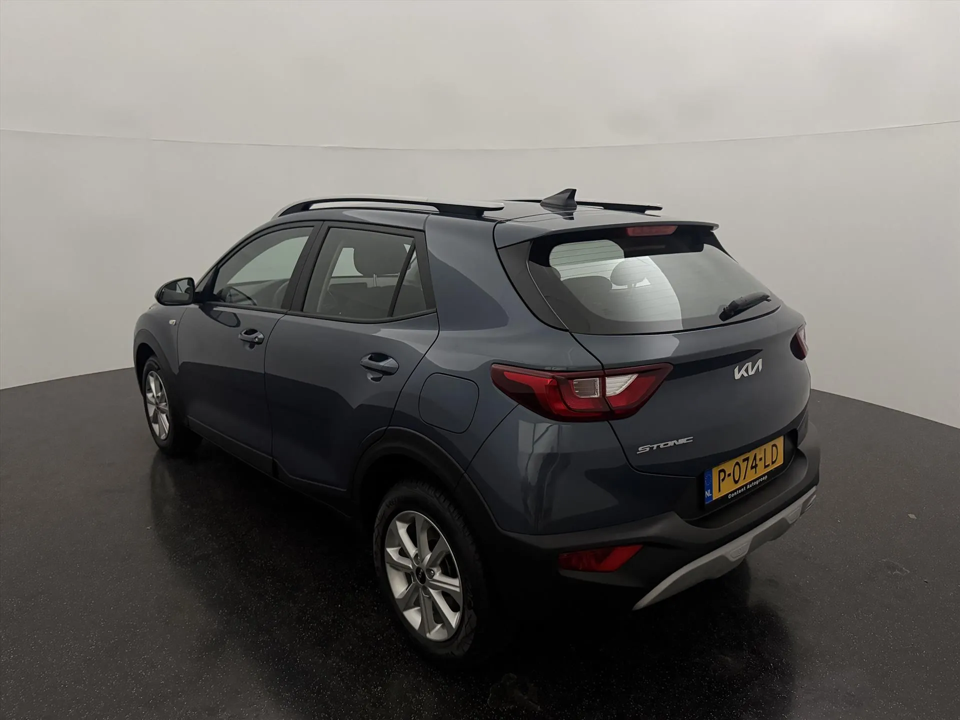 Kia Stonic met kenteken P-074-LD – interieur