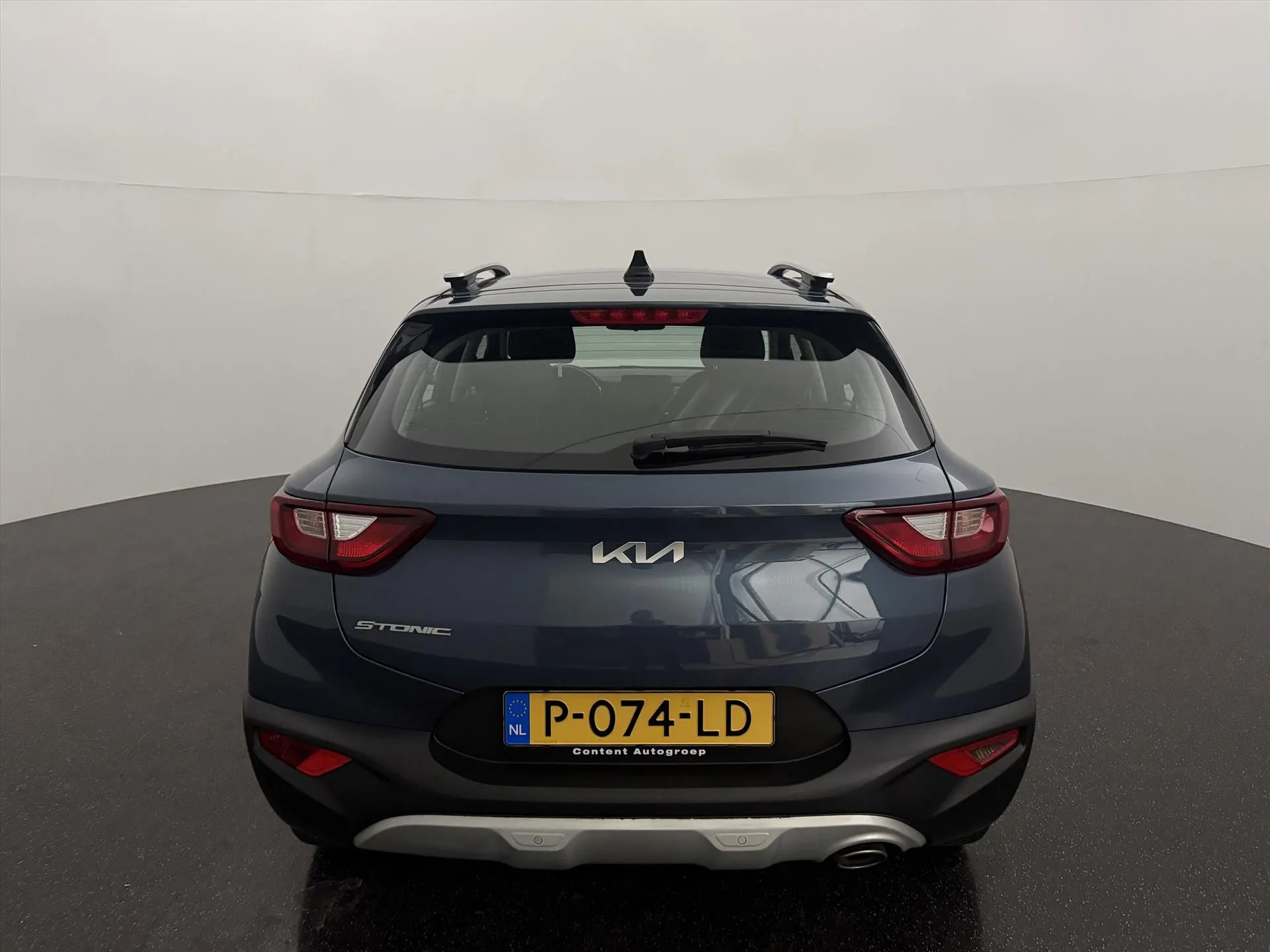 Kia Stonic met kenteken P-074-LD – dashboard