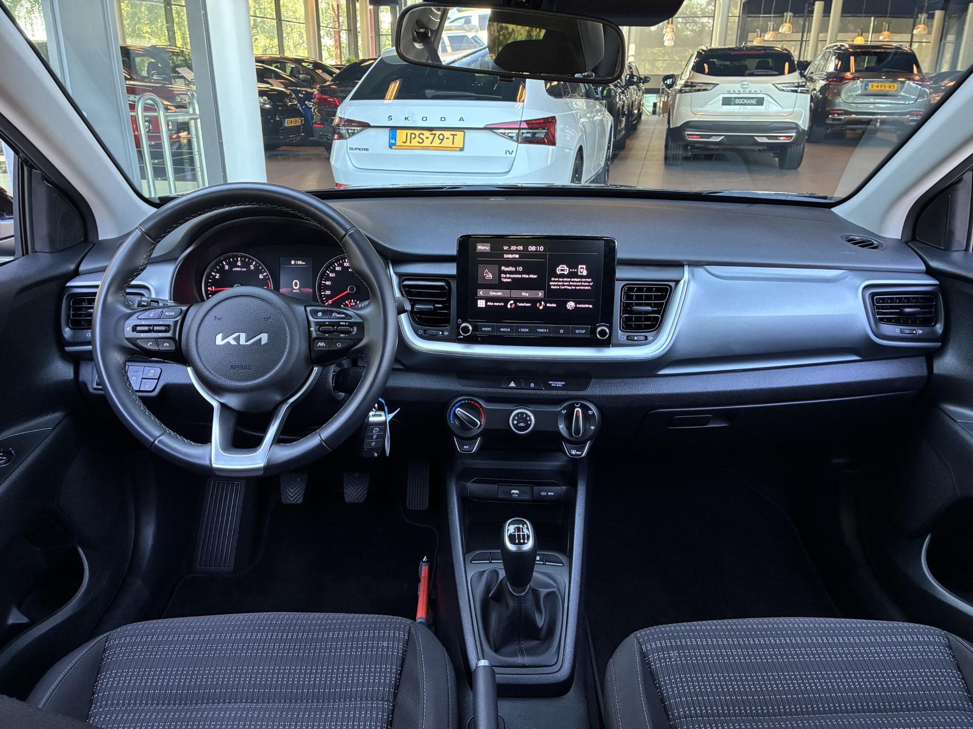 Kia Stonic met kenteken T-455-SR – interieur