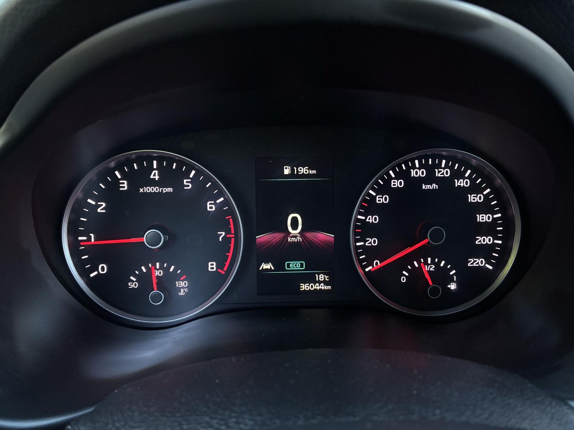 Kia Stonic met kenteken T-455-SR – dashboard