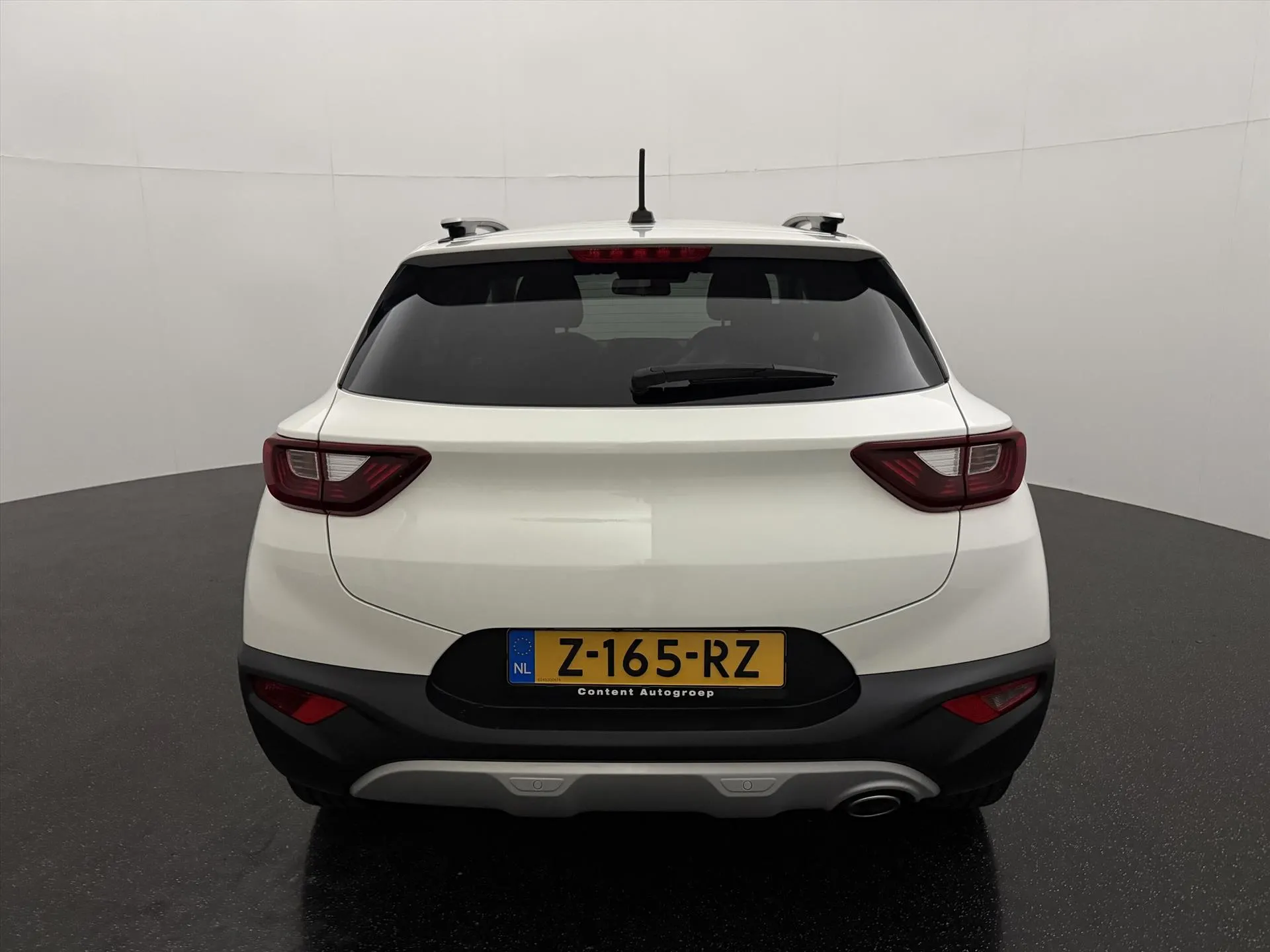 Kia Stonic met kenteken Z-165-RZ – dashboard