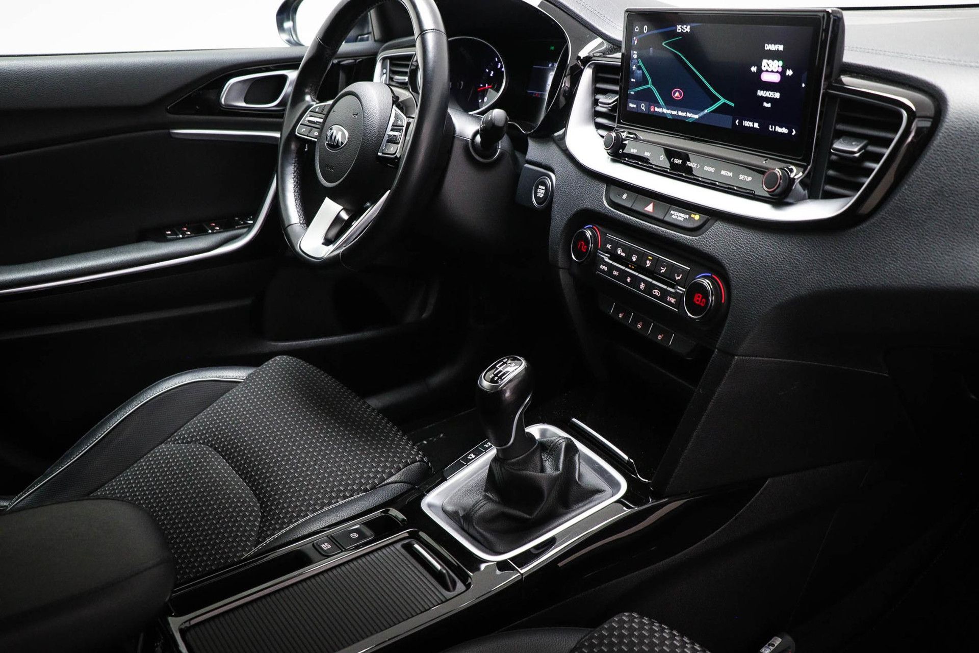 Kia Xceed met kenteken H-537-XH – interieur