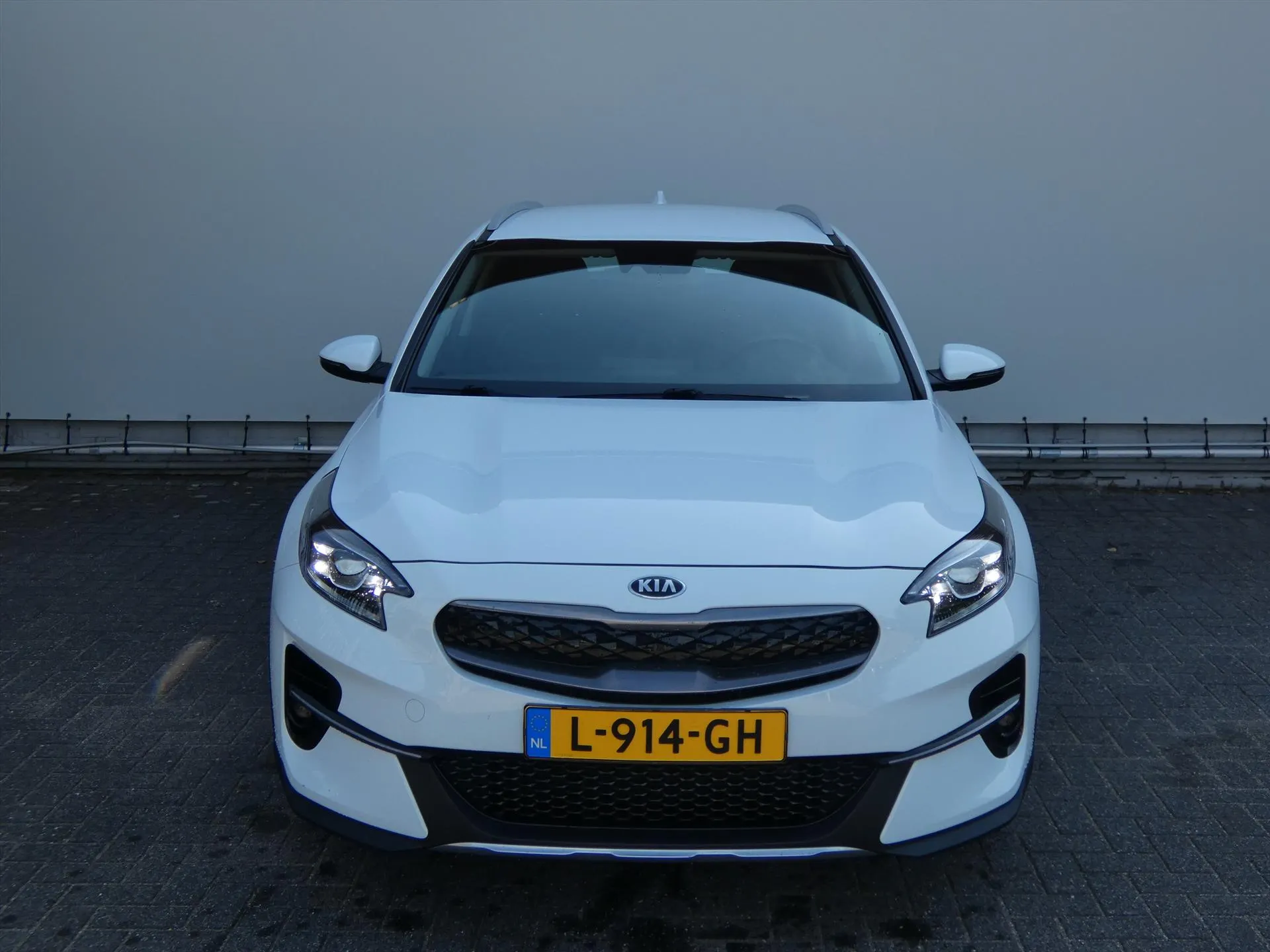 Kia Xceed met kenteken L-914-GH – achteraanzicht