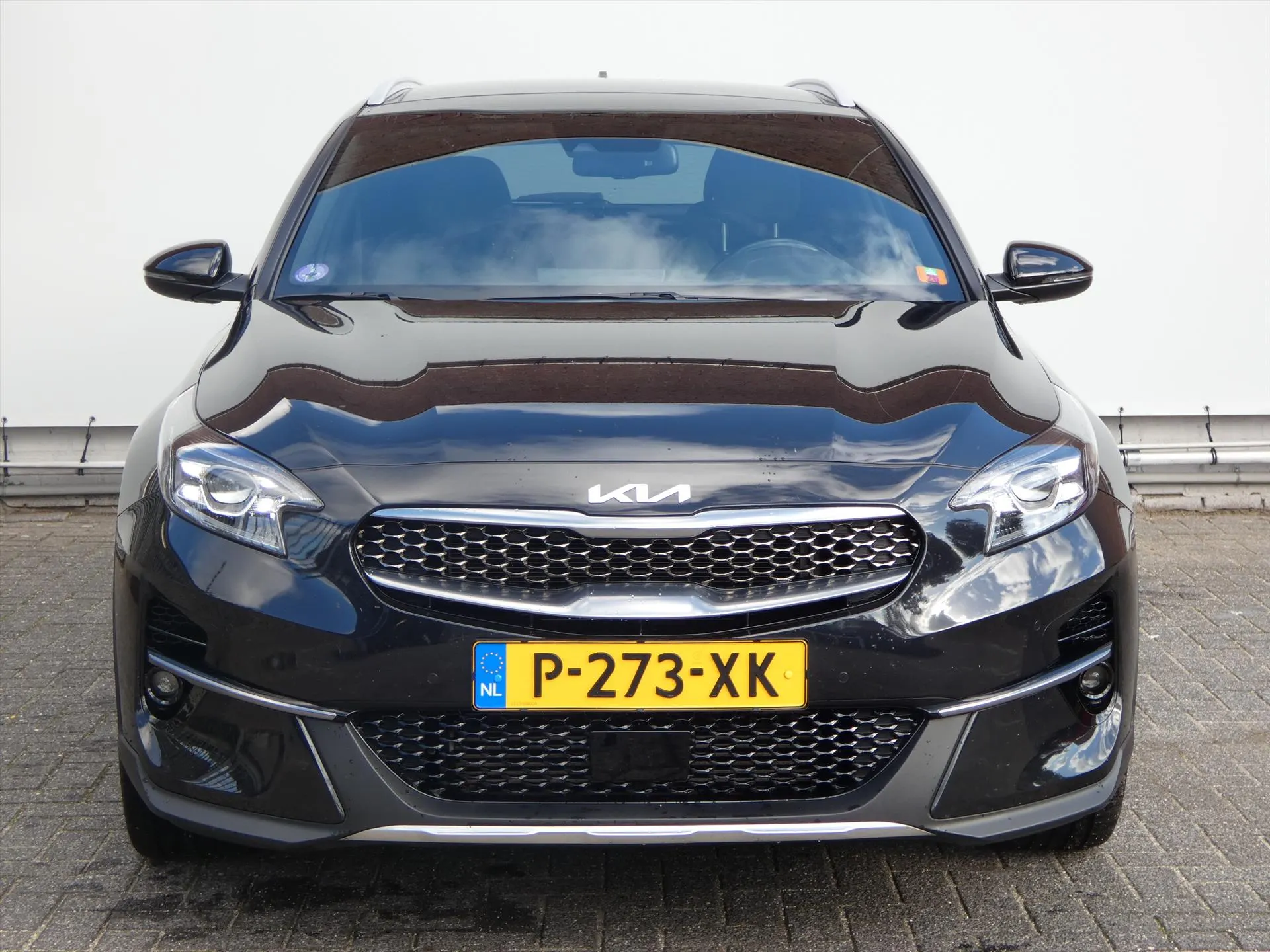 Kia Xceed met kenteken P-273-XK – achteraanzicht