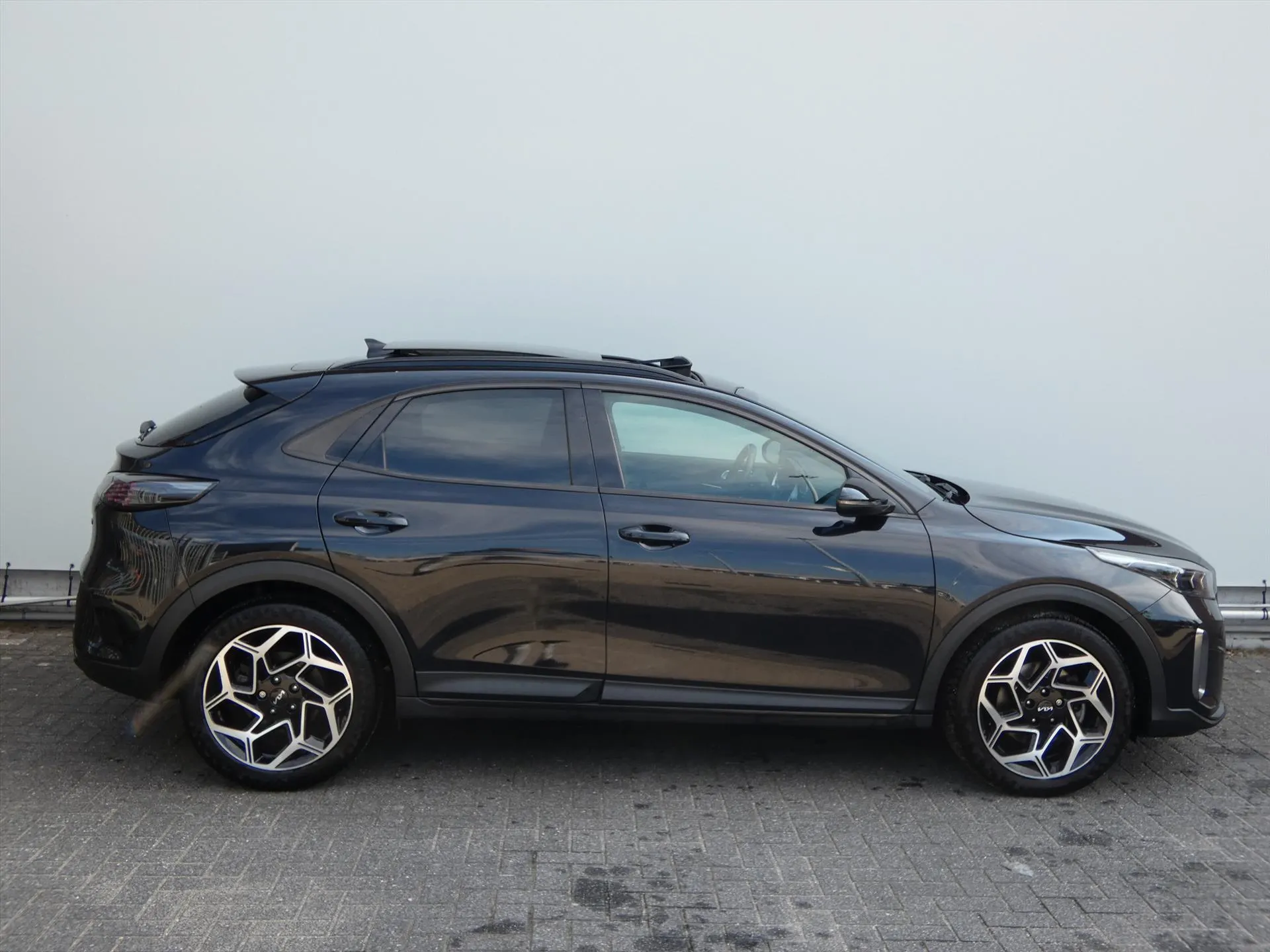 Kia Xceed met kenteken S-647-NK – dashboard