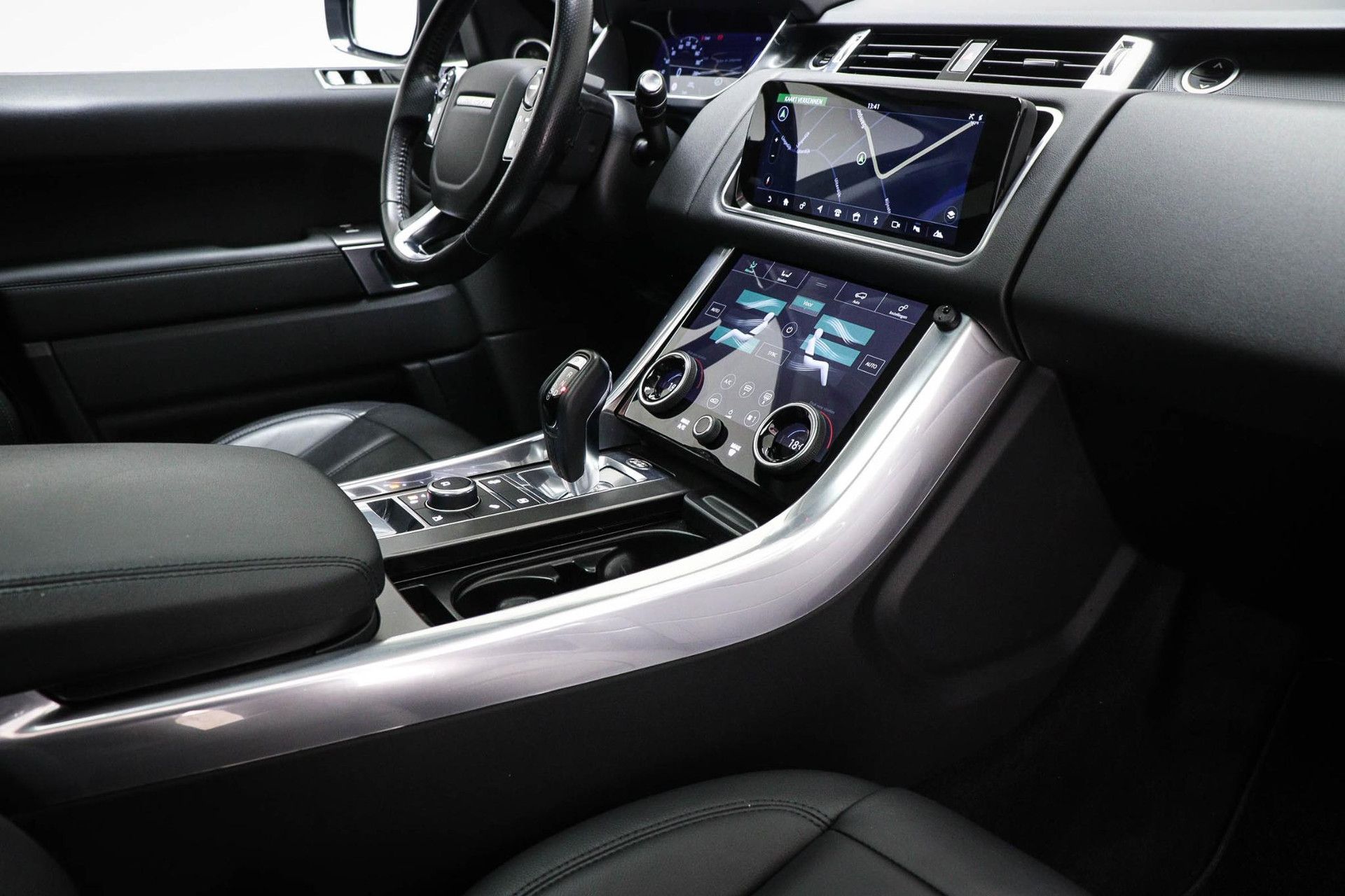 Land Rover RoverRangeRoverSport met kenteken P-727-JN – dashboard