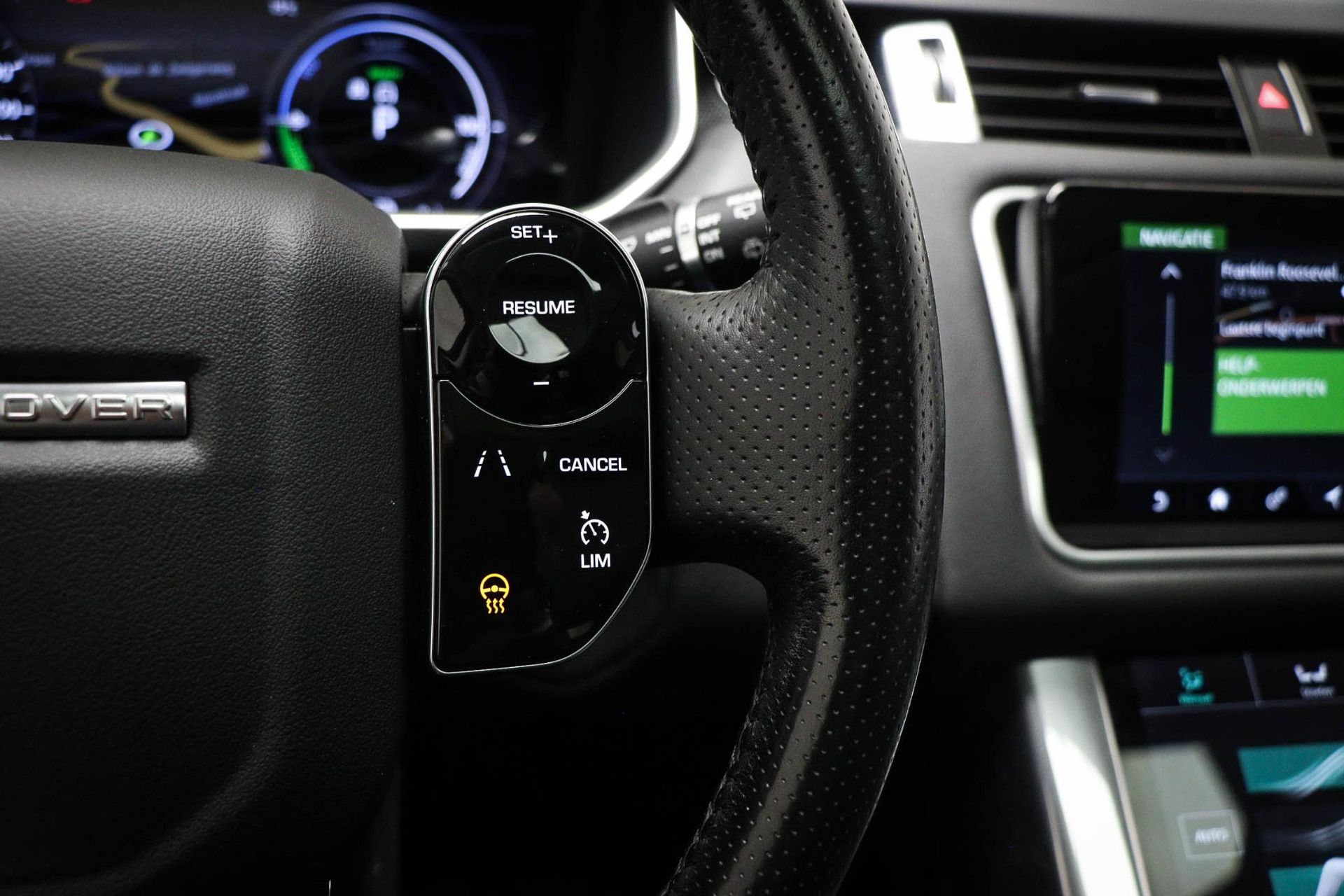 Land Rover RoverRangeRoverSport met kenteken P-727-JN – detailfoto