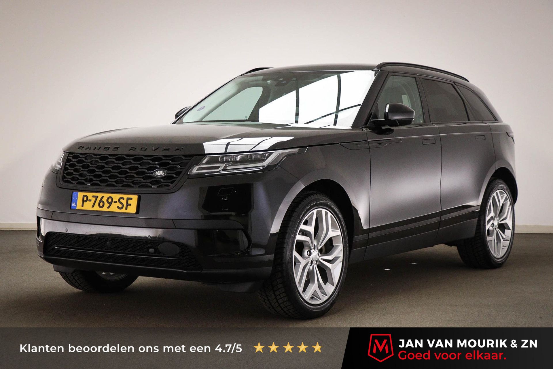 Land Rover RoverRangeRoverVelar met kenteken P-769-SF – vooraanzicht