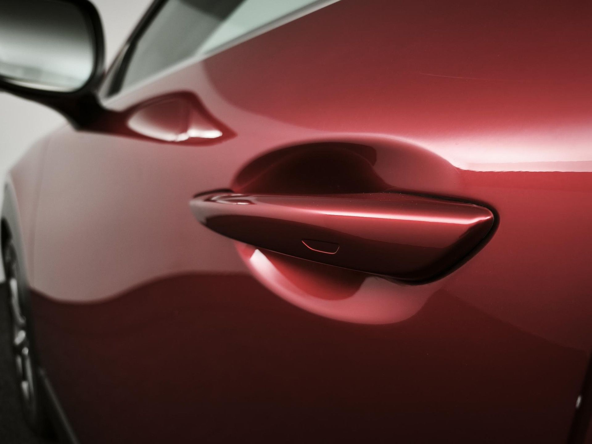 Mazda CX-30 met kenteken J-978-BF – detailfoto