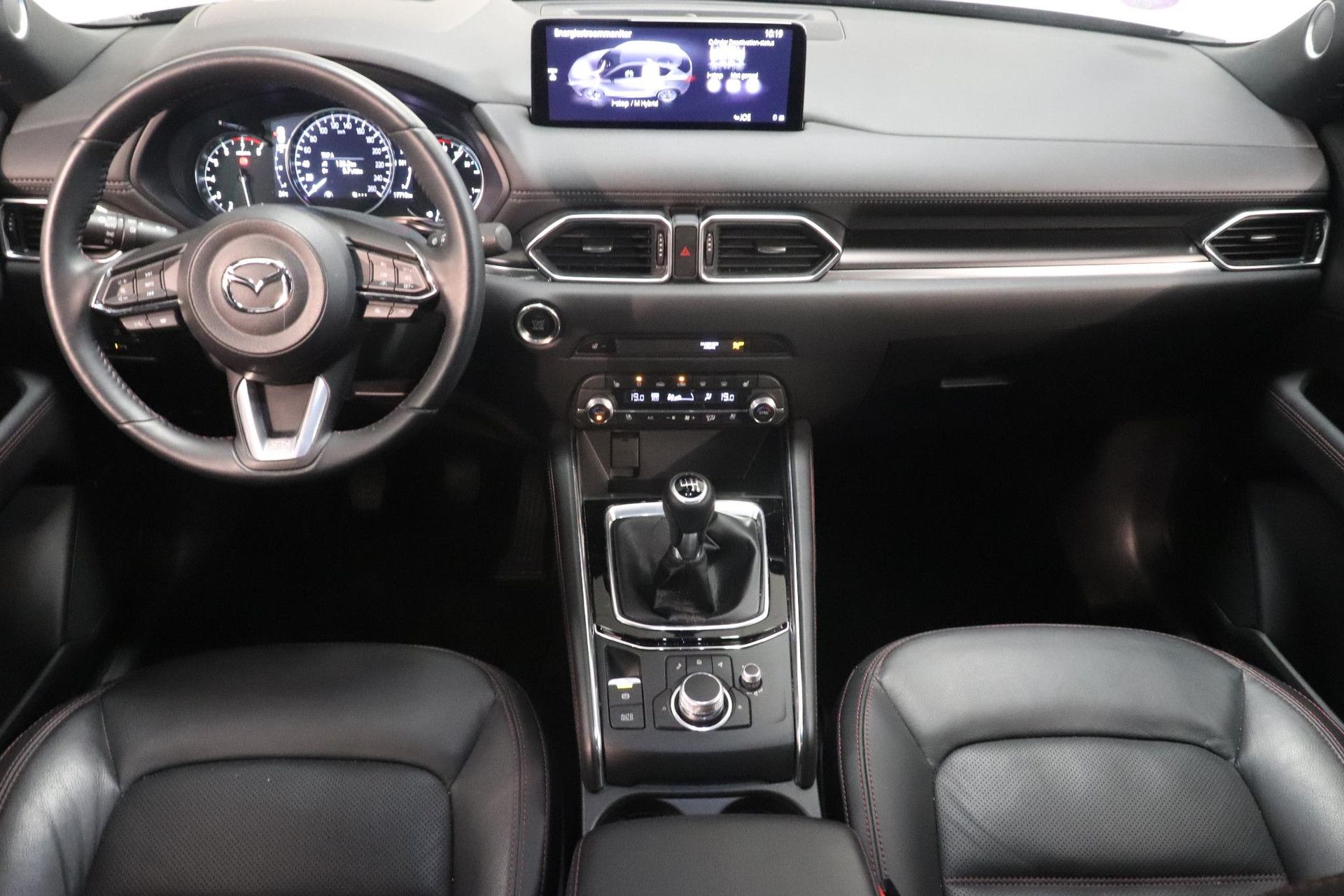 Mazda CX-5 met kenteken X-032-FZ – interieur
