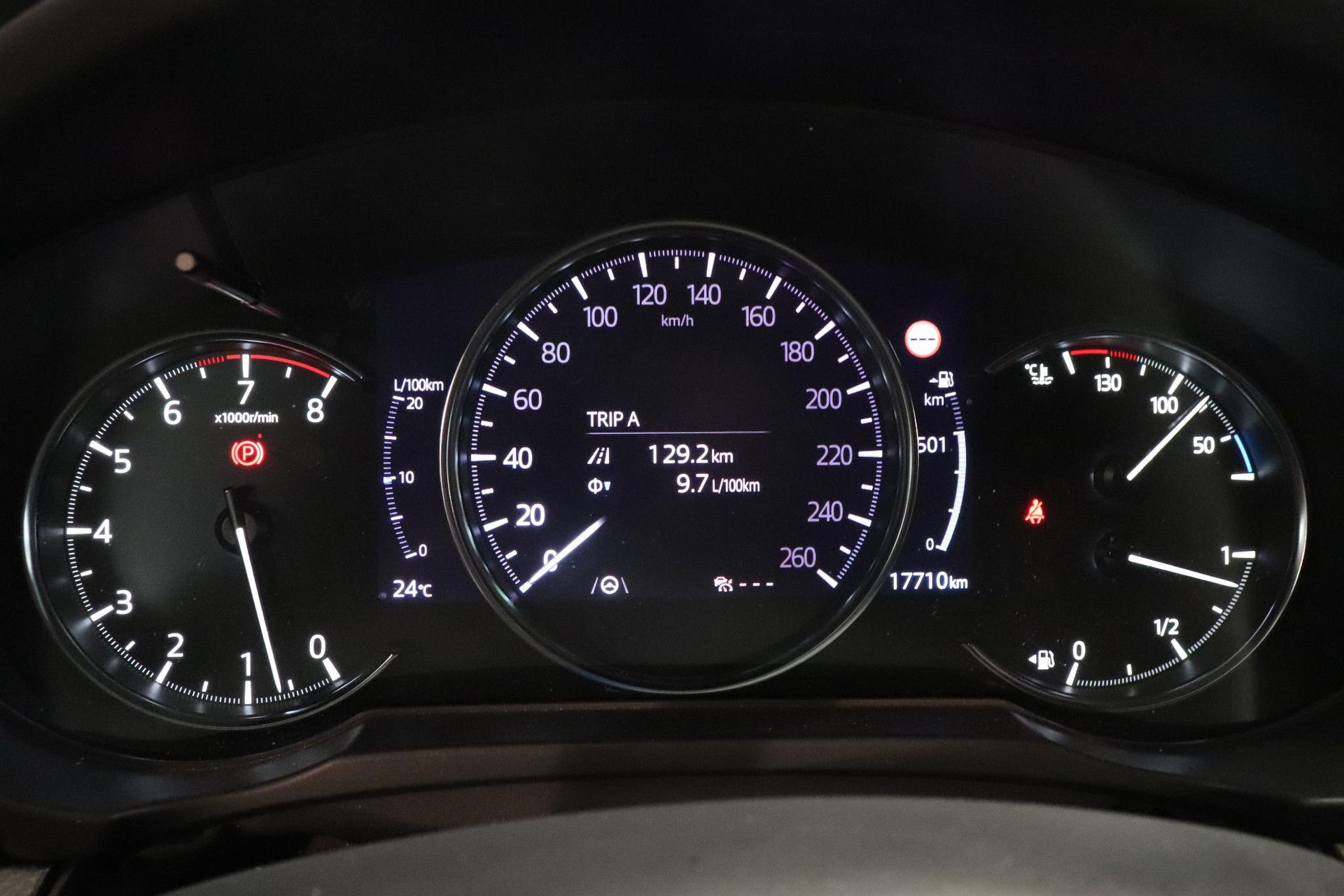 Mazda CX-5 met kenteken X-032-FZ – dashboard