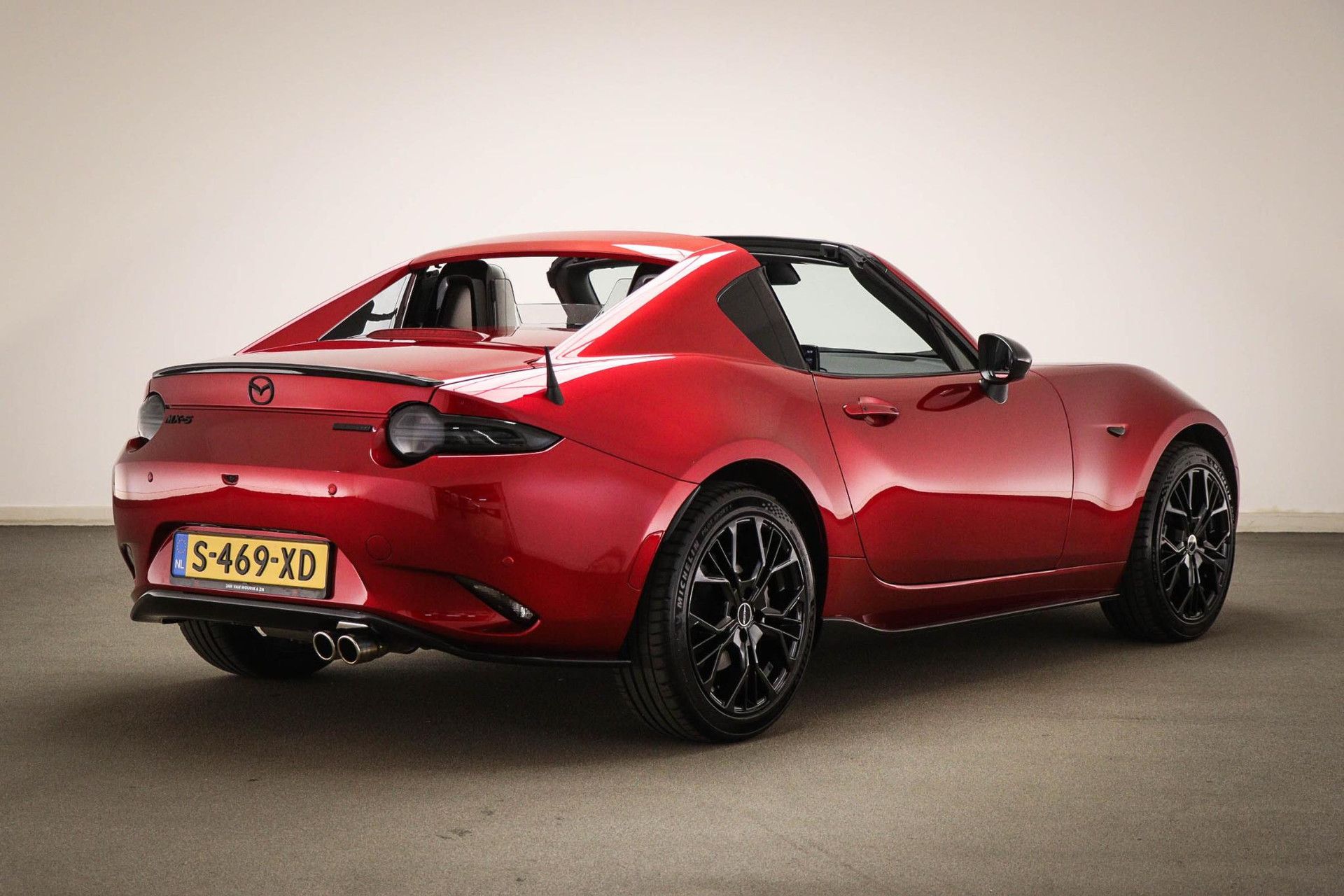 Mazda MX-5 met kenteken S-469-XD – interieur