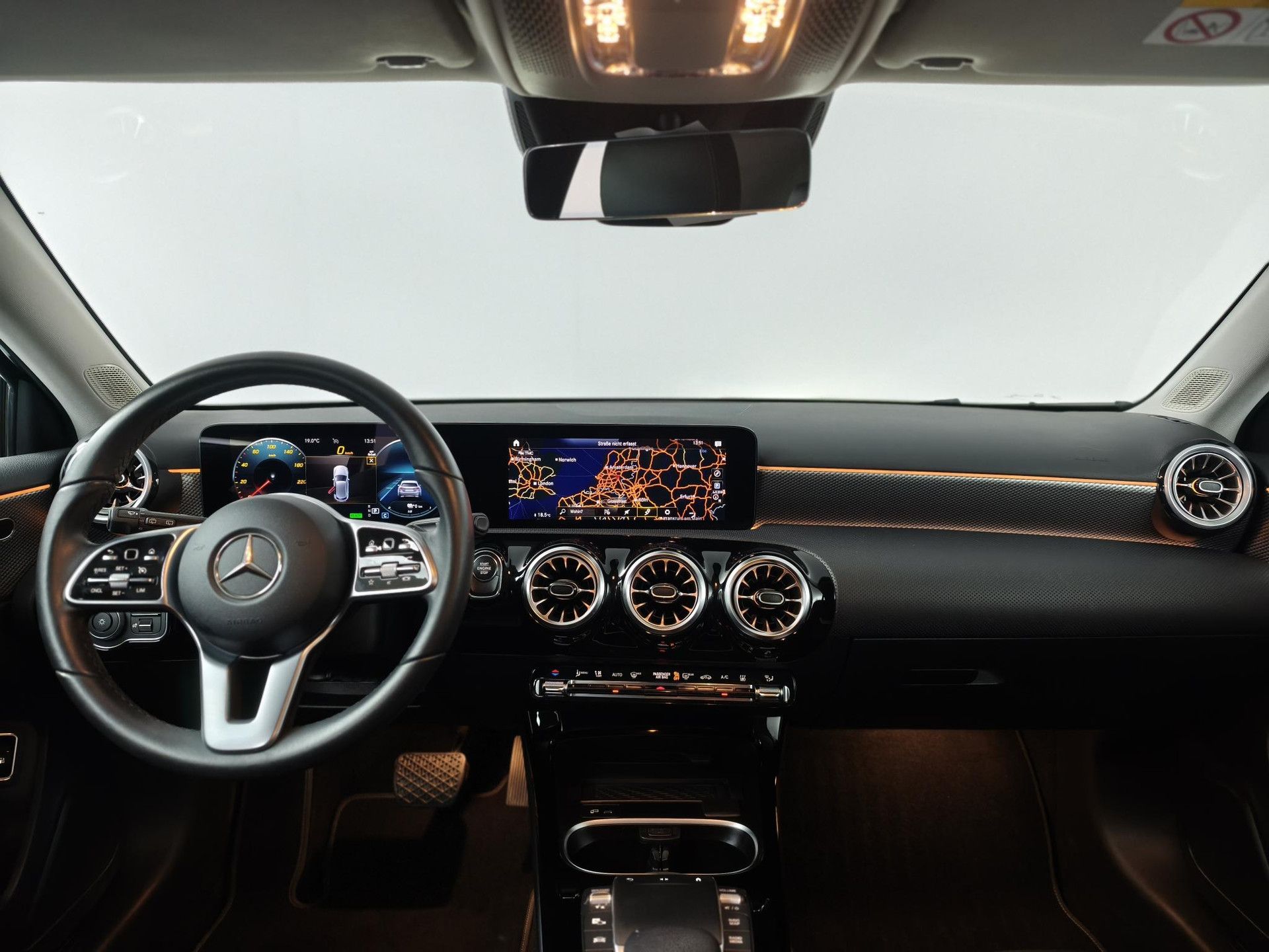 Mercedes-Benz A-Klasse met kenteken KFR-22-B – interieur