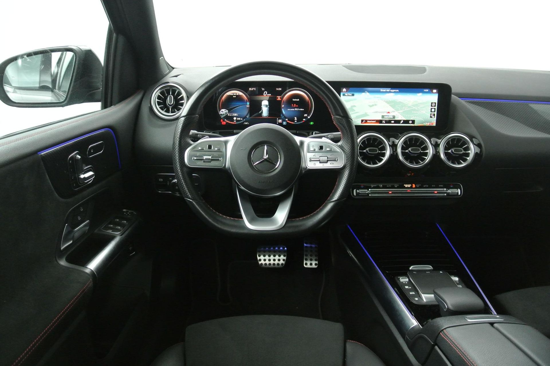 Mercedes-Benz B-Klasse met kenteken L-452-NG – interieur