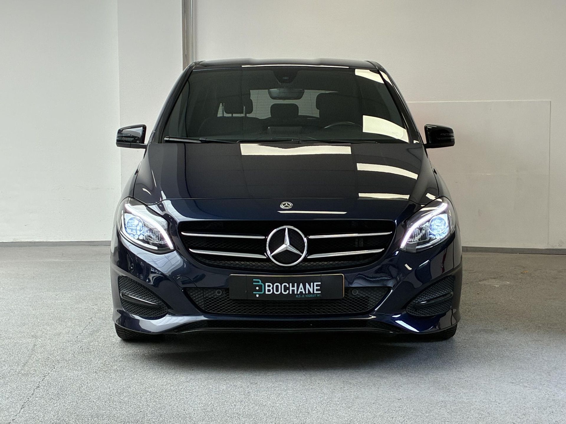 Mercedes-Benz B-Klasse met kenteken SH-728-D – detailfoto