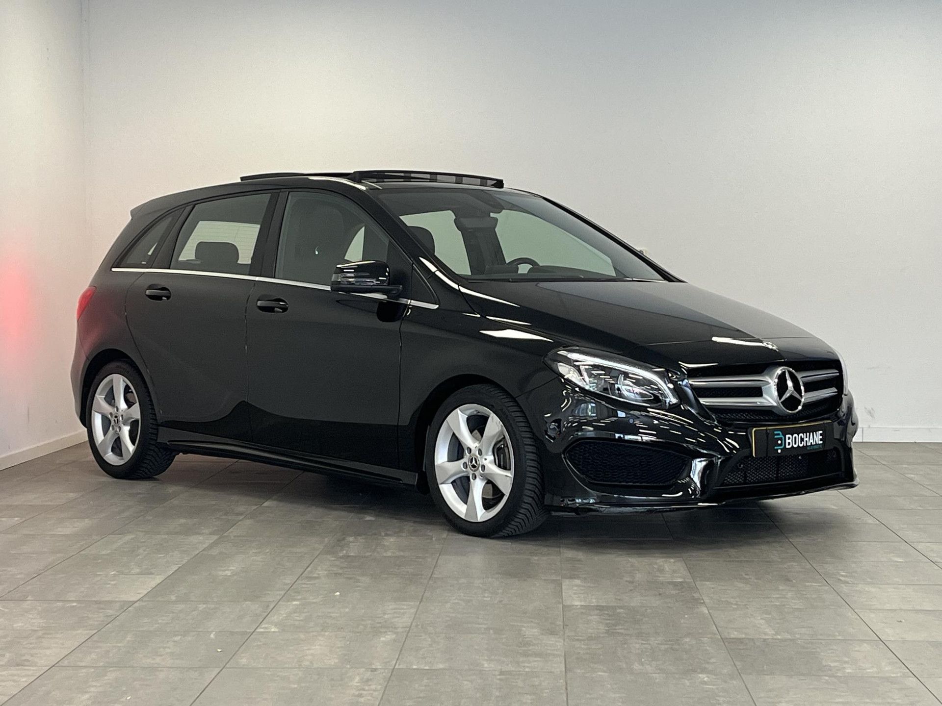 Mercedes-Benz B-Klasse met kenteken TV-921-L – detailfoto