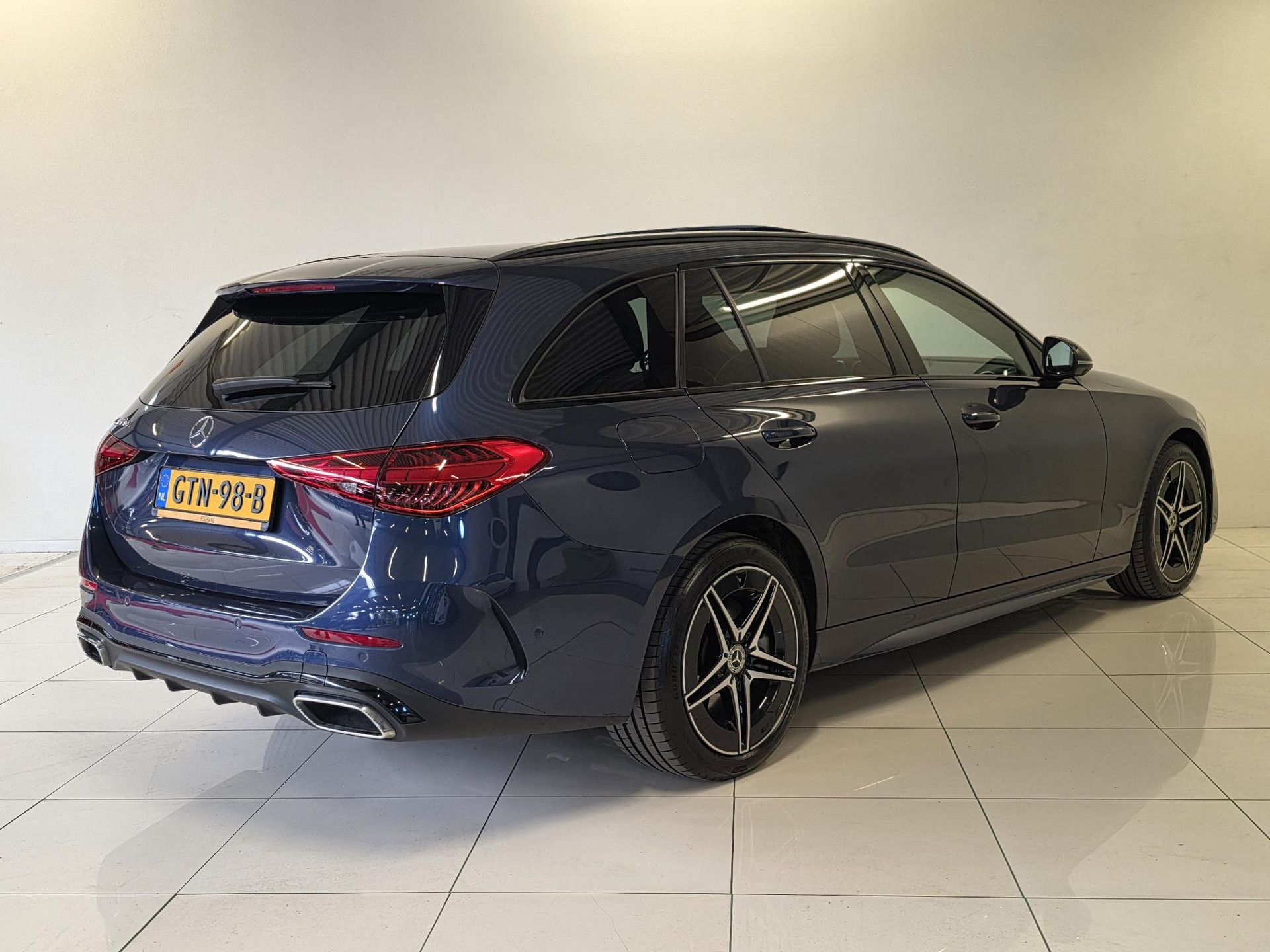 Mercedes-Benz C-Klasse met kenteken GTN-98-B – achteraanzicht