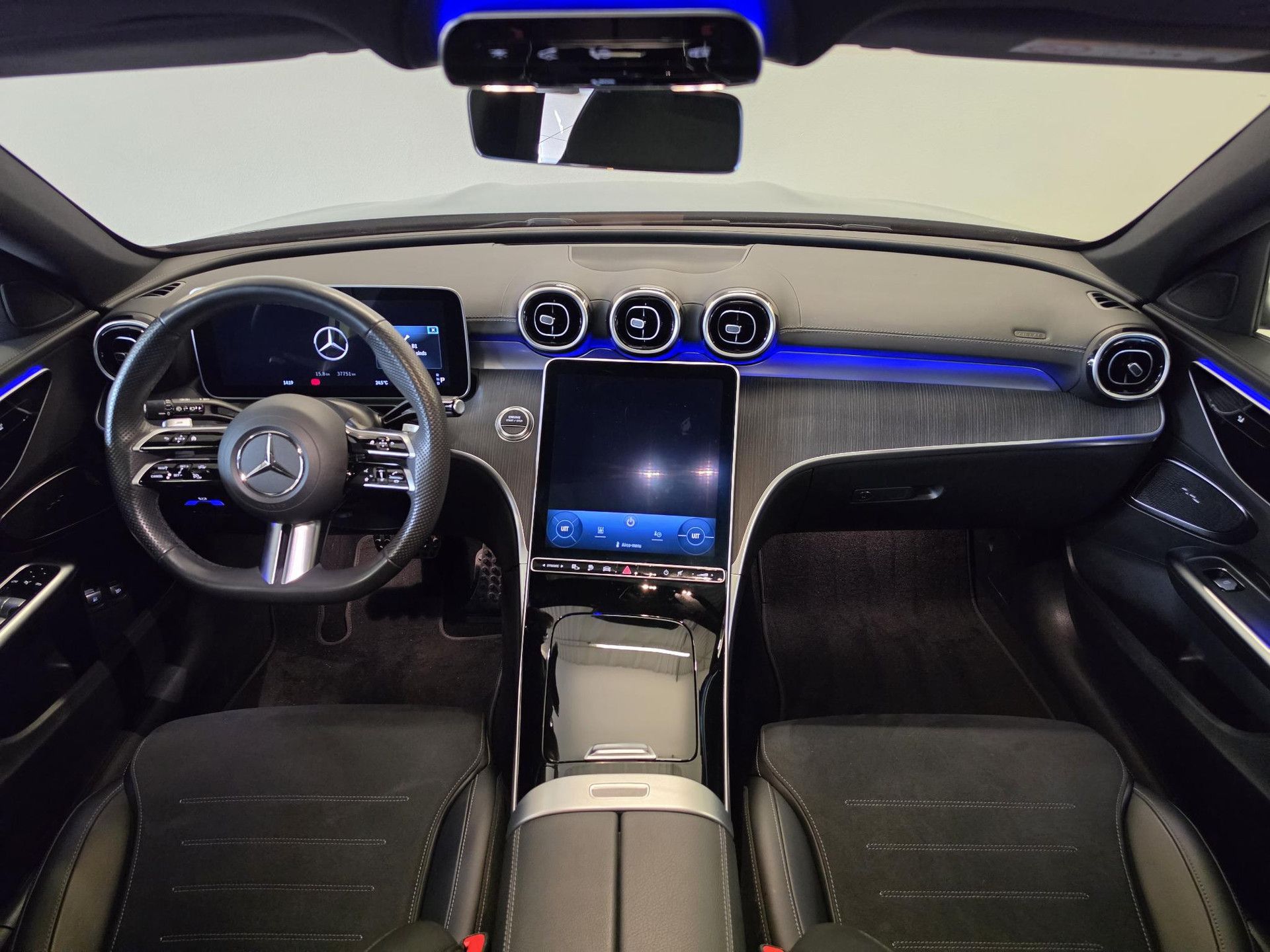 Mercedes-Benz C-Klasse met kenteken GTN-98-B – interieur