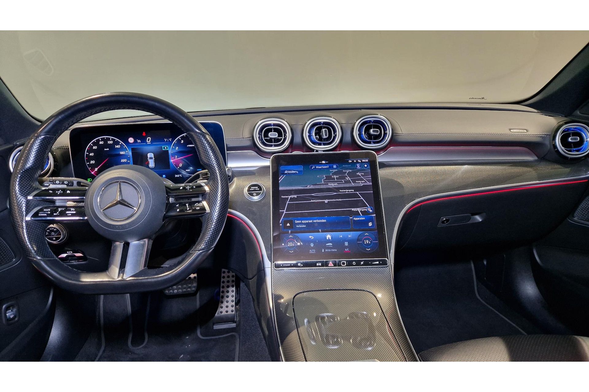Mercedes-Benz C-Klasse met kenteken P-513-GV – interieur