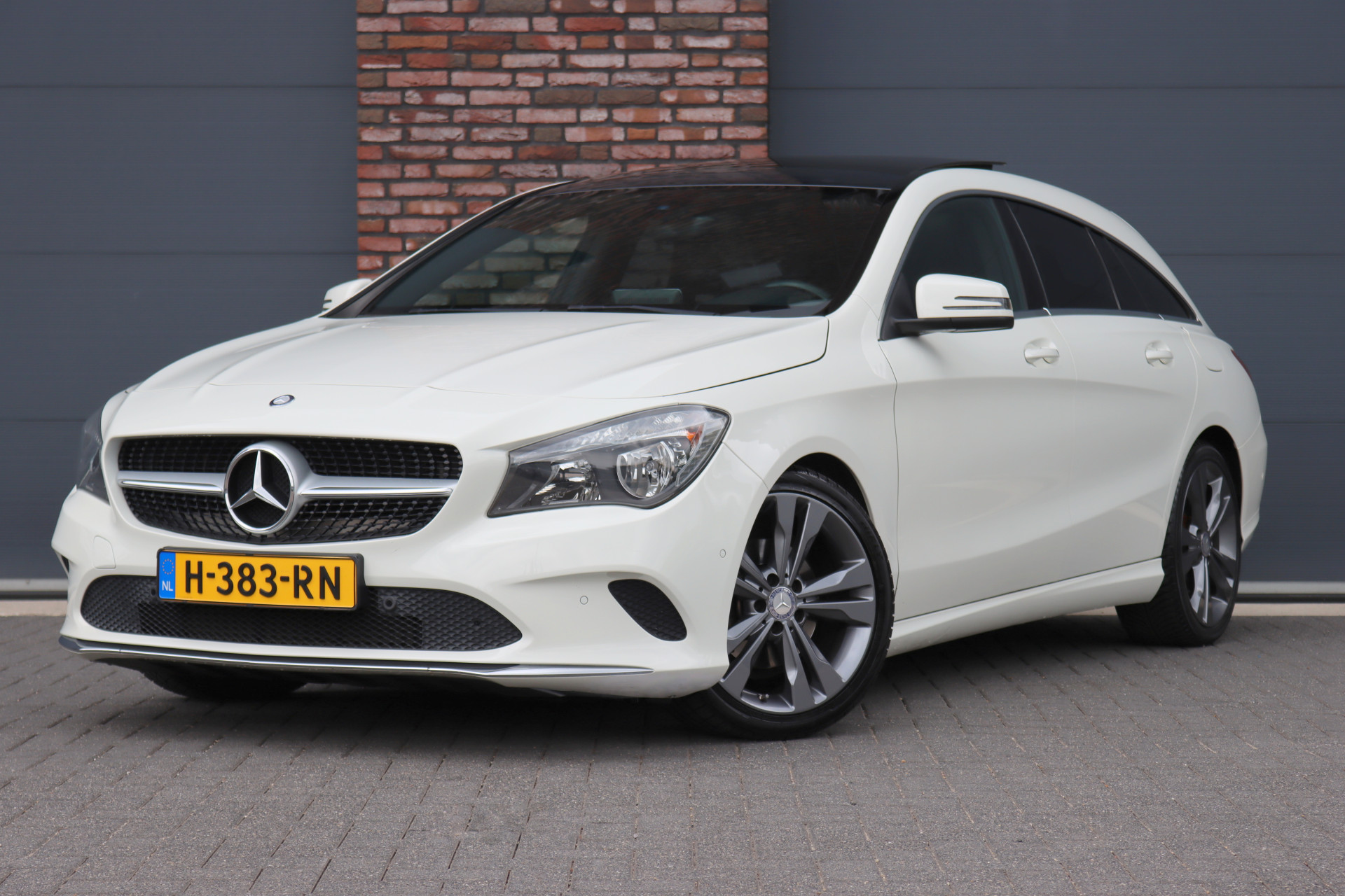 Mercedes-Benz CLA – vooraanzicht