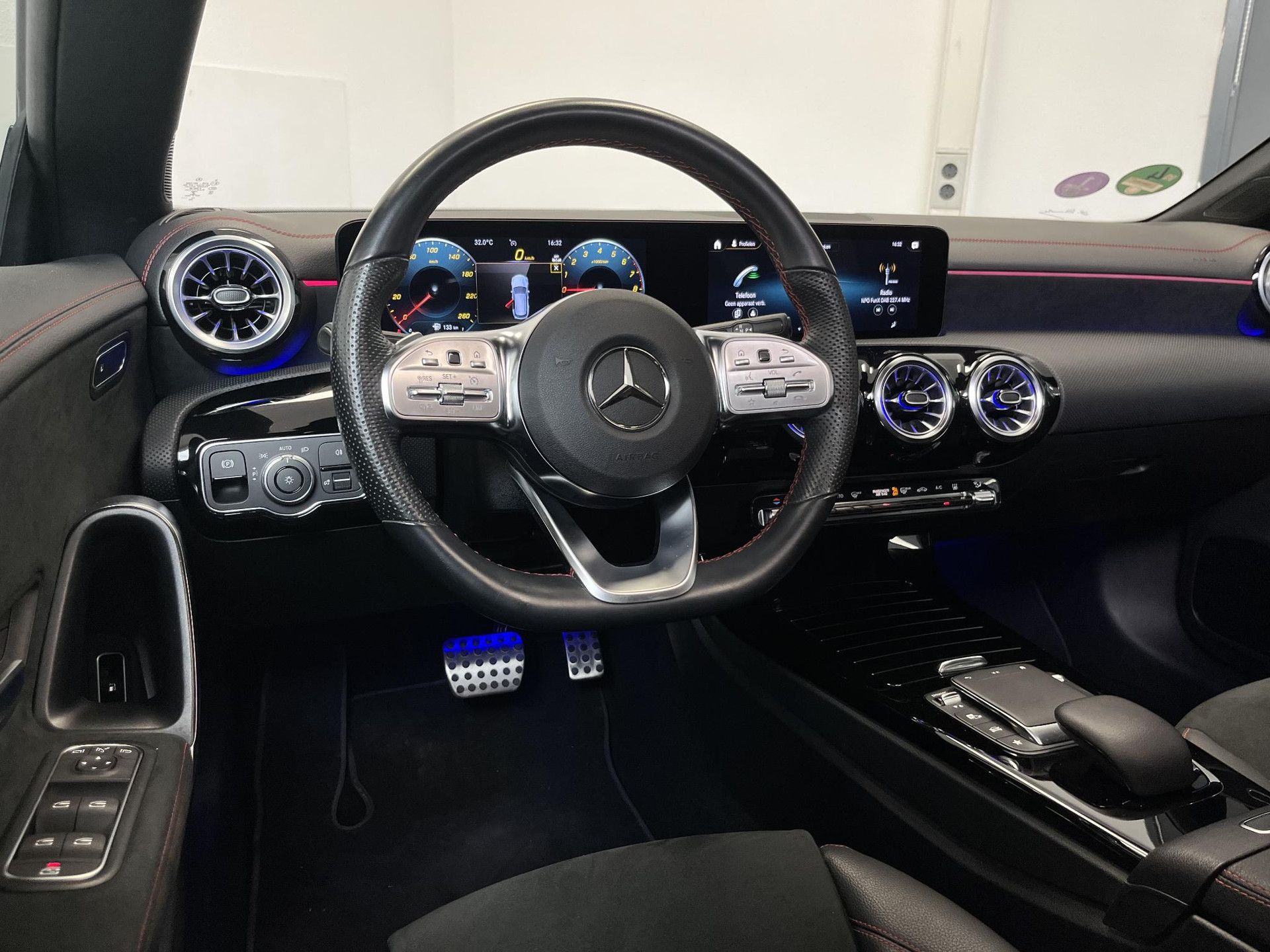 Mercedes-Benz CLA met kenteken GBV-16-G – dashboard