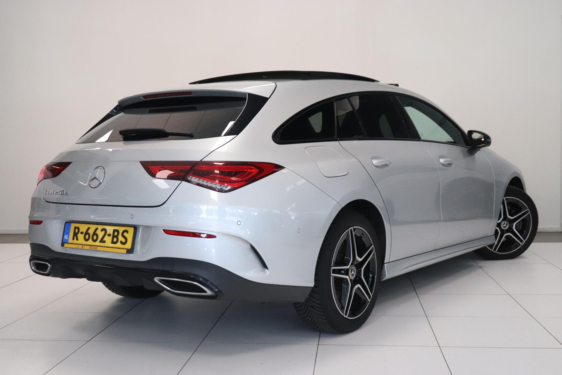 Mercedes-Benz CLA met kenteken R-662-BS – achteraanzicht
