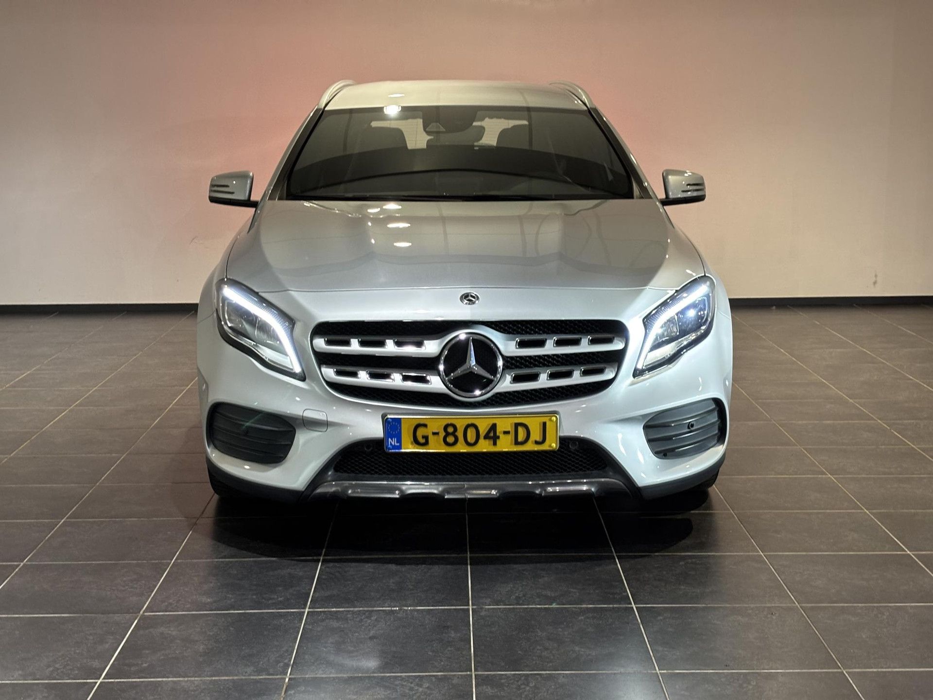 Mercedes-Benz GLA met kenteken G-804-DJ – achteraanzicht